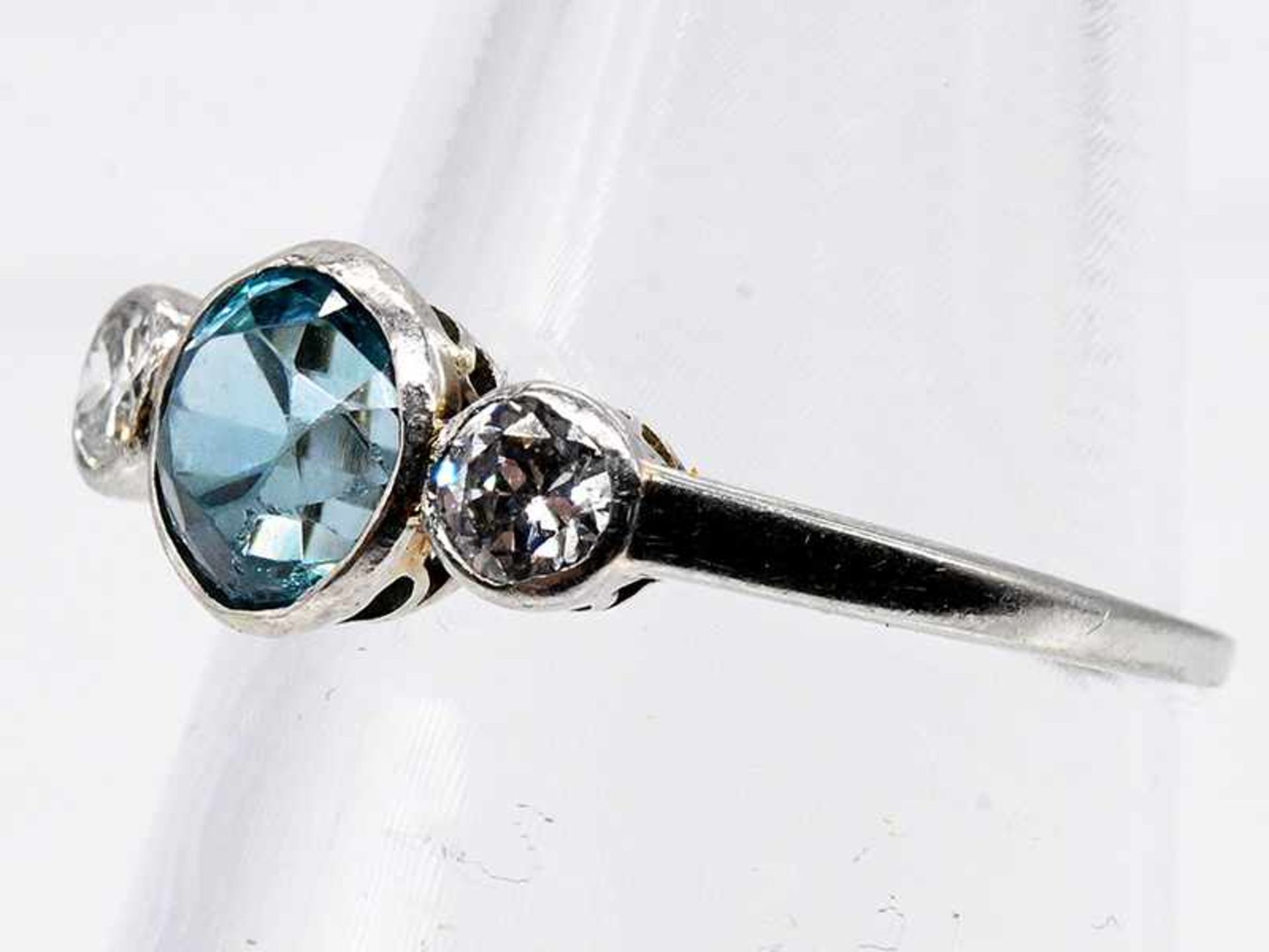 Ring mit antikem Edelzirkon ca. 1,4 ct und 2 Altschliff-Diamanten, zusammen ca. 0,4 ct, Art Deco - Bild 3 aus 3