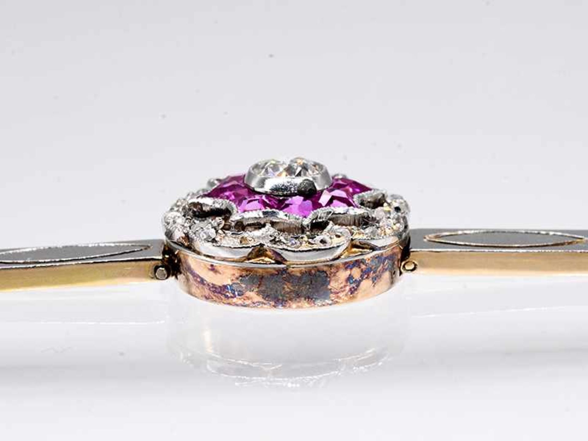 Armband mit 8 Rubinen, Altschliff-Diamant ca. 0,2 ct und 25 Diamantrosen ca. 0,1 ct, Art Deco. 585/- - Bild 2 aus 5