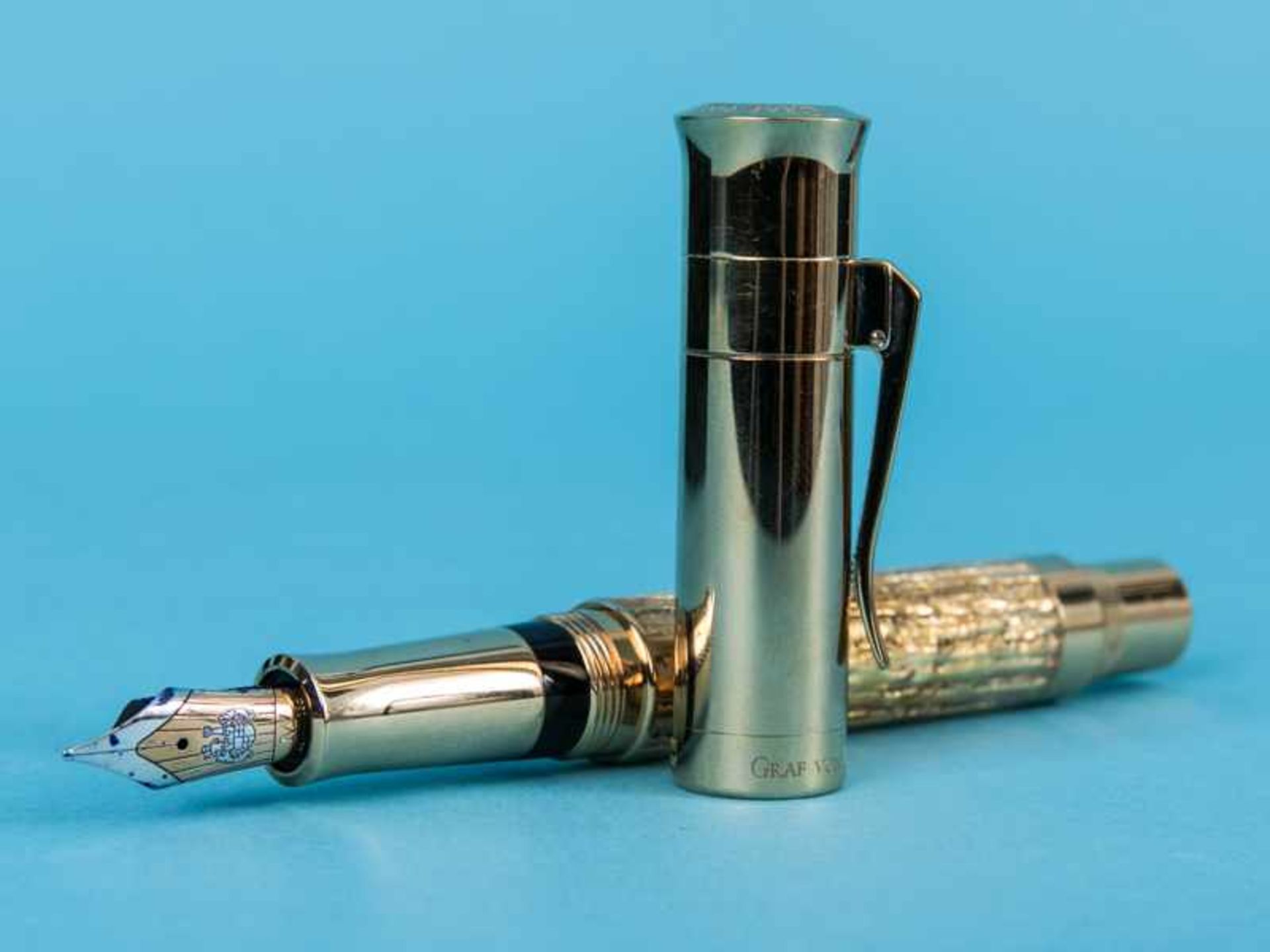 Kolben-Füllfederhalter "Pen of the Year" 2012, Handarbeit aus der Manufaktur Graf von Faber-Castell. - Bild 6 aus 10