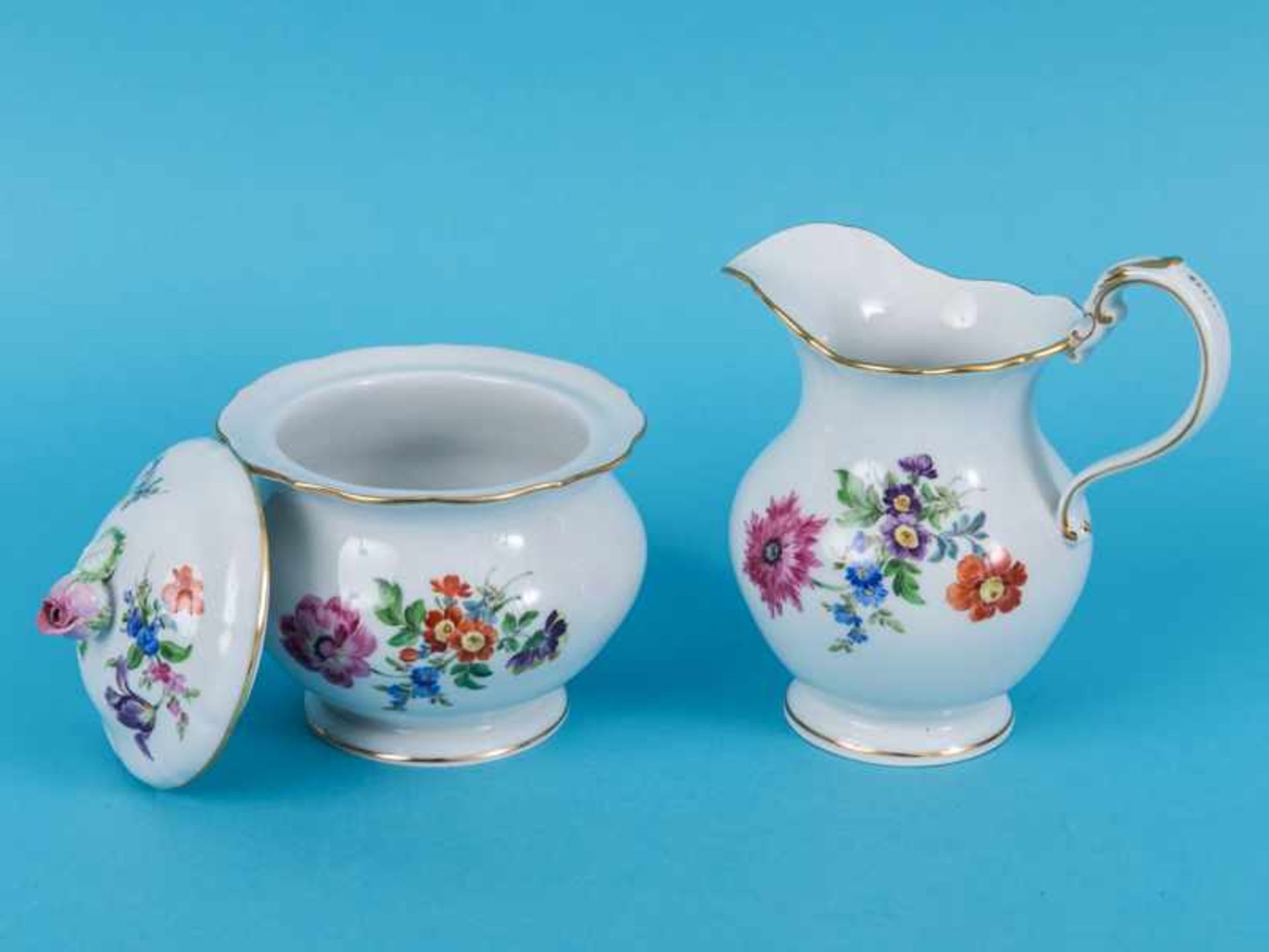 Große Zuckerdose und Rahmgießer, "Deutsche Blume/Blume 4", Meissen, 20. Jh. Weißporzellan mit - Image 5 of 5