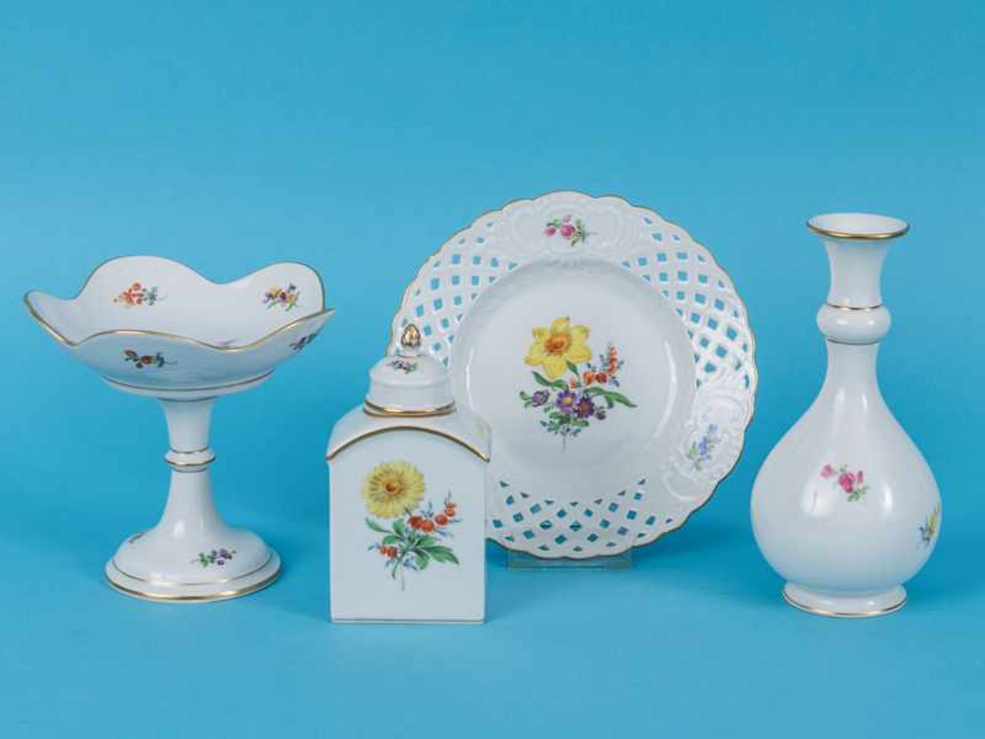 4-tlg. Konvolut "Deutsche Blume/Blume 2 u. 3", Meissen, 20. Jh. Weissporzellan mit polychromer - Bild 5 aus 5