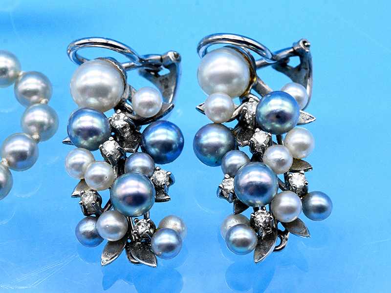 Paar Ohrgehänge und Perlencollier mit Anhänger, verschiedenfarbige Perlen und Brillanten, zusammen - Image 2 of 3
