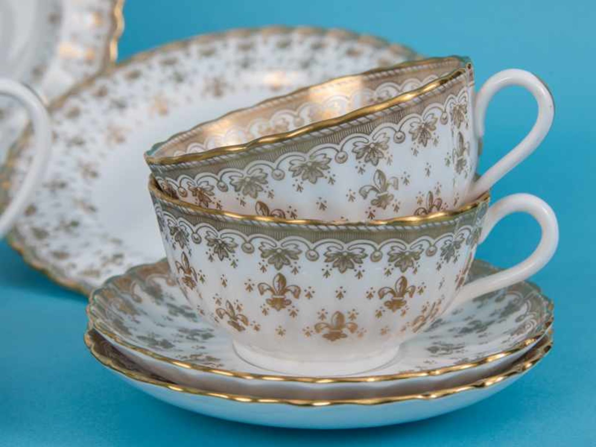 19-tlg. Tee-/Kaffeeservice für 5-6 Personen "Fleur de lys/Gold", Spode (England), 20. Jh. Weiß-/ - Image 8 of 12