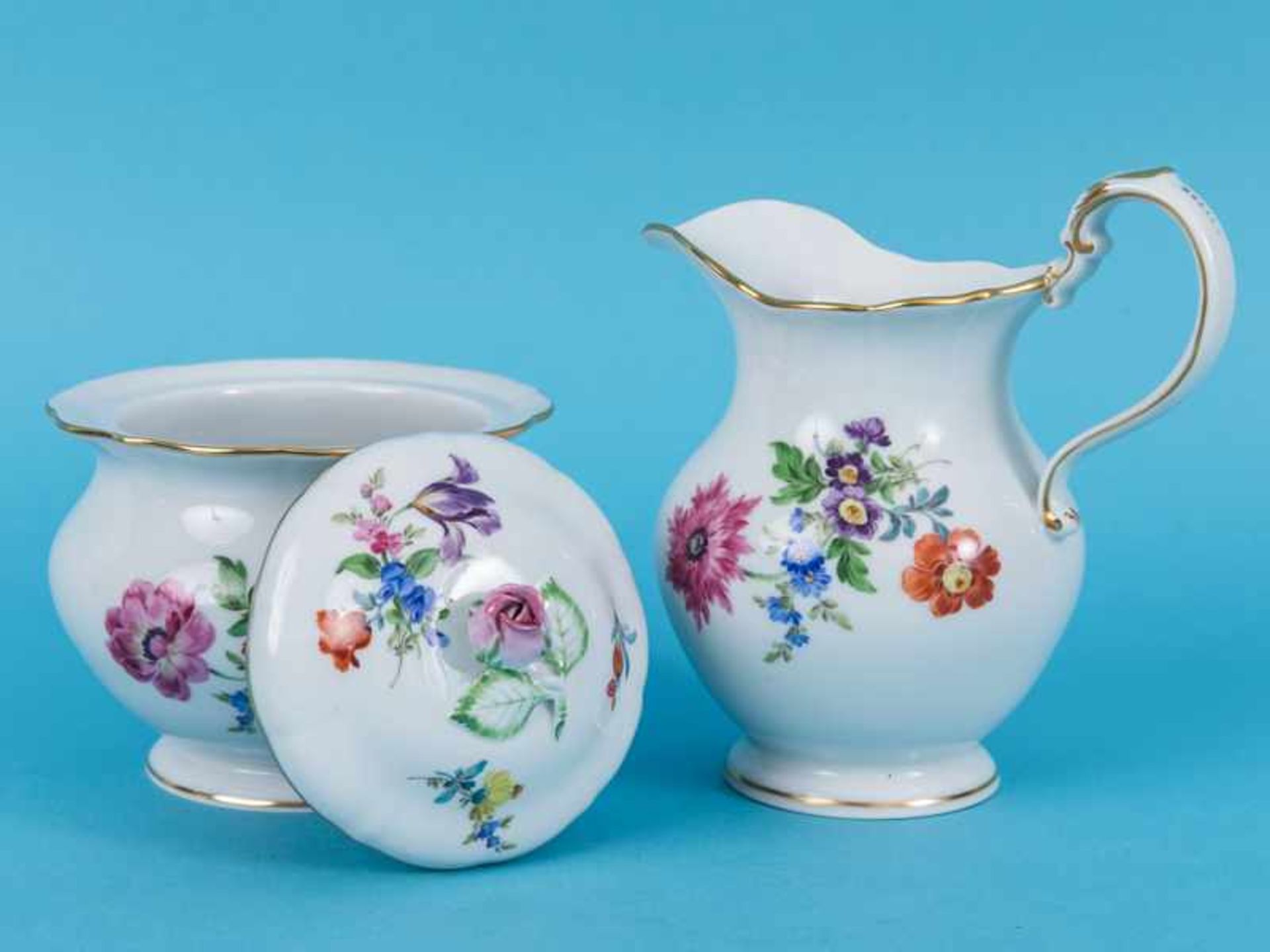 Große Zuckerdose und Rahmgießer, "Deutsche Blume/Blume 4", Meissen, 20. Jh. Weißporzellan mit - Image 3 of 5