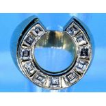 Massiver Bandring "Hufeisen" mit 11 Diamanten, zusammen ca. 1,3 ct, Goldschmiedearbeit, 90- er