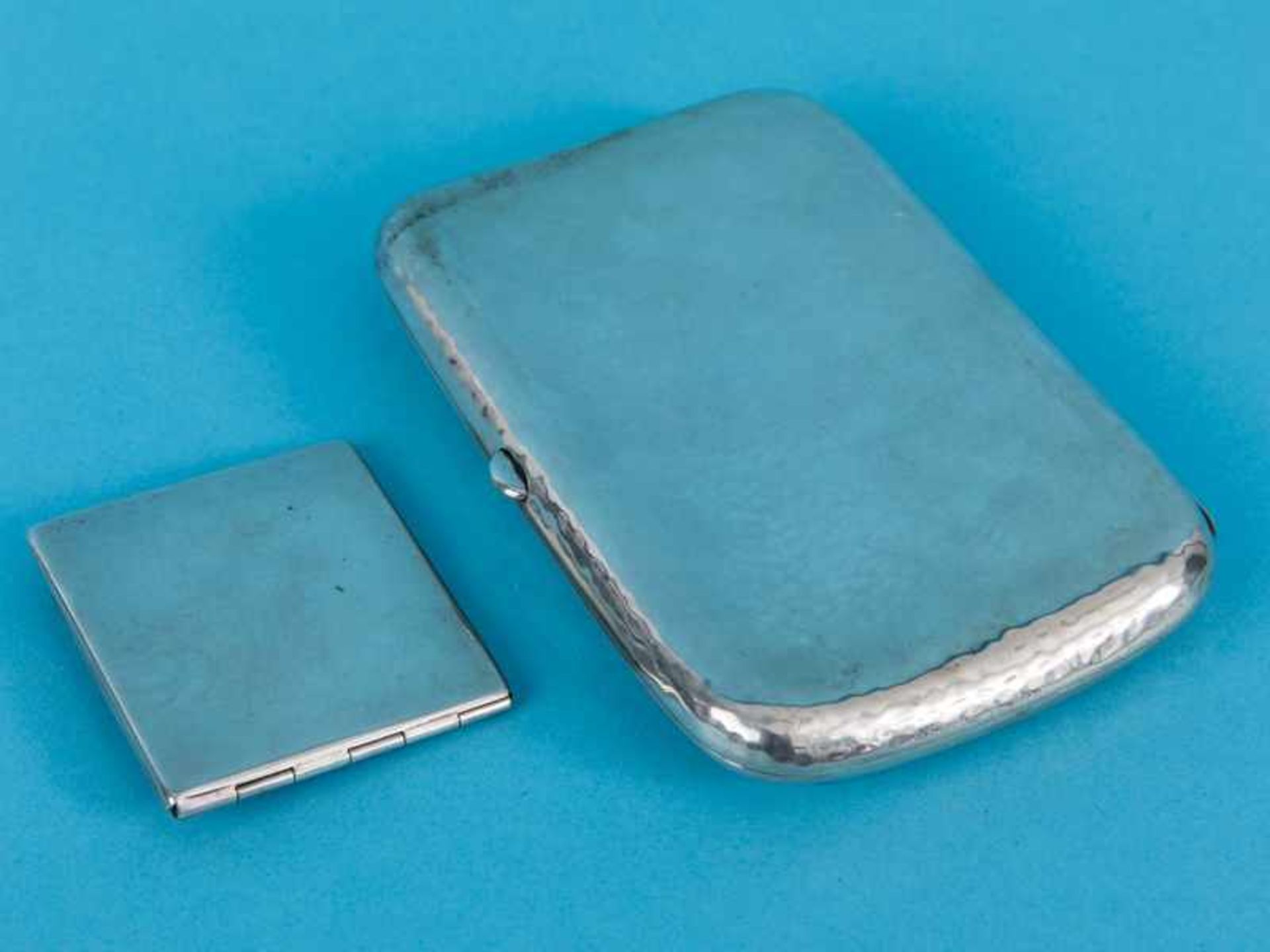 2 verschiedene Etuis, u.a. Dänemark, 1929. Silber (1 x 800/-), Gesamtgewicht ca. 178 g; größeres - Bild 7 aus 7