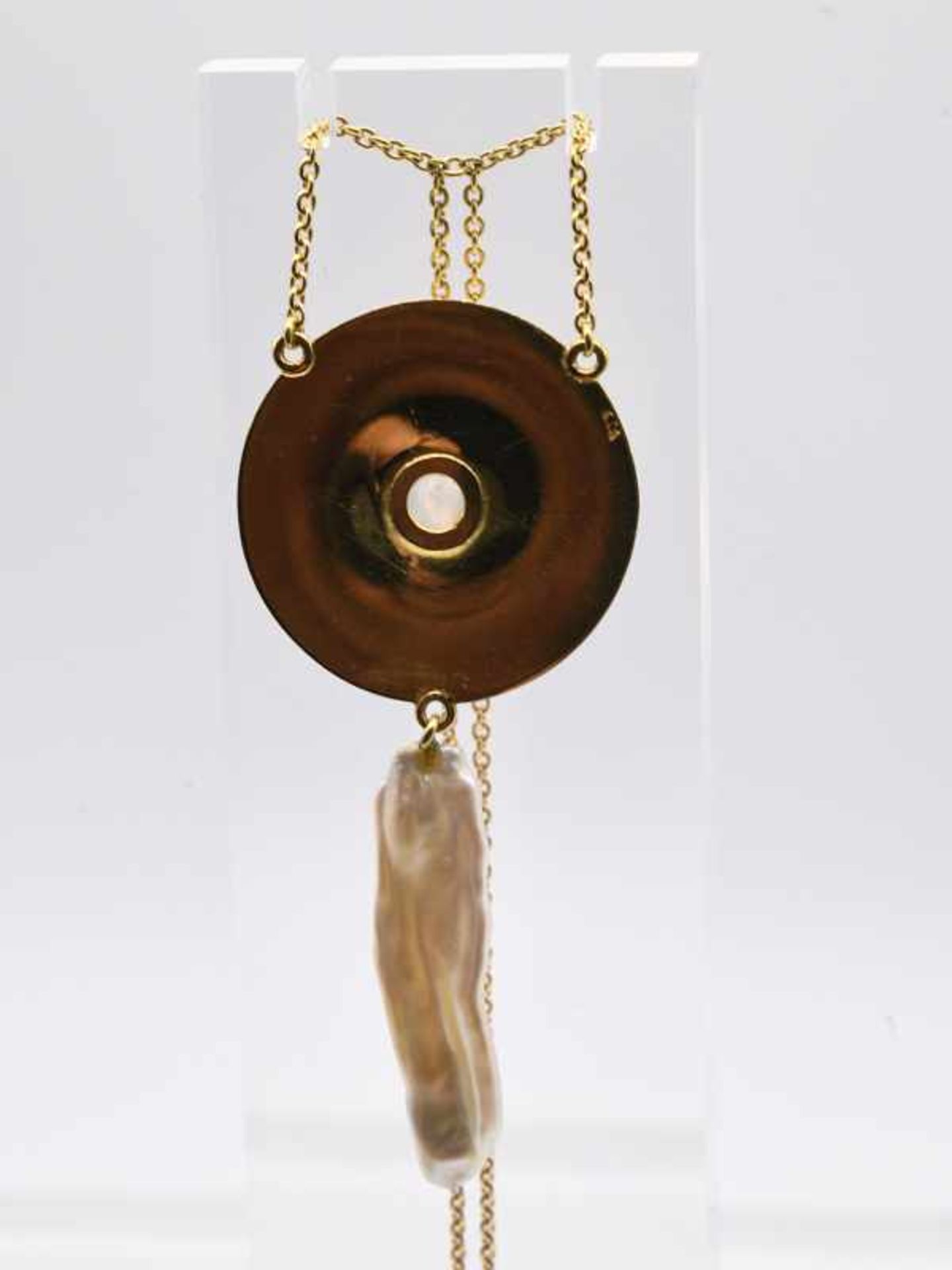 Collier mit Mondsteincabochon und Naturperle, Goldschmiedearbeit von Ingo Rieck, 21. Jh. - Image 3 of 4