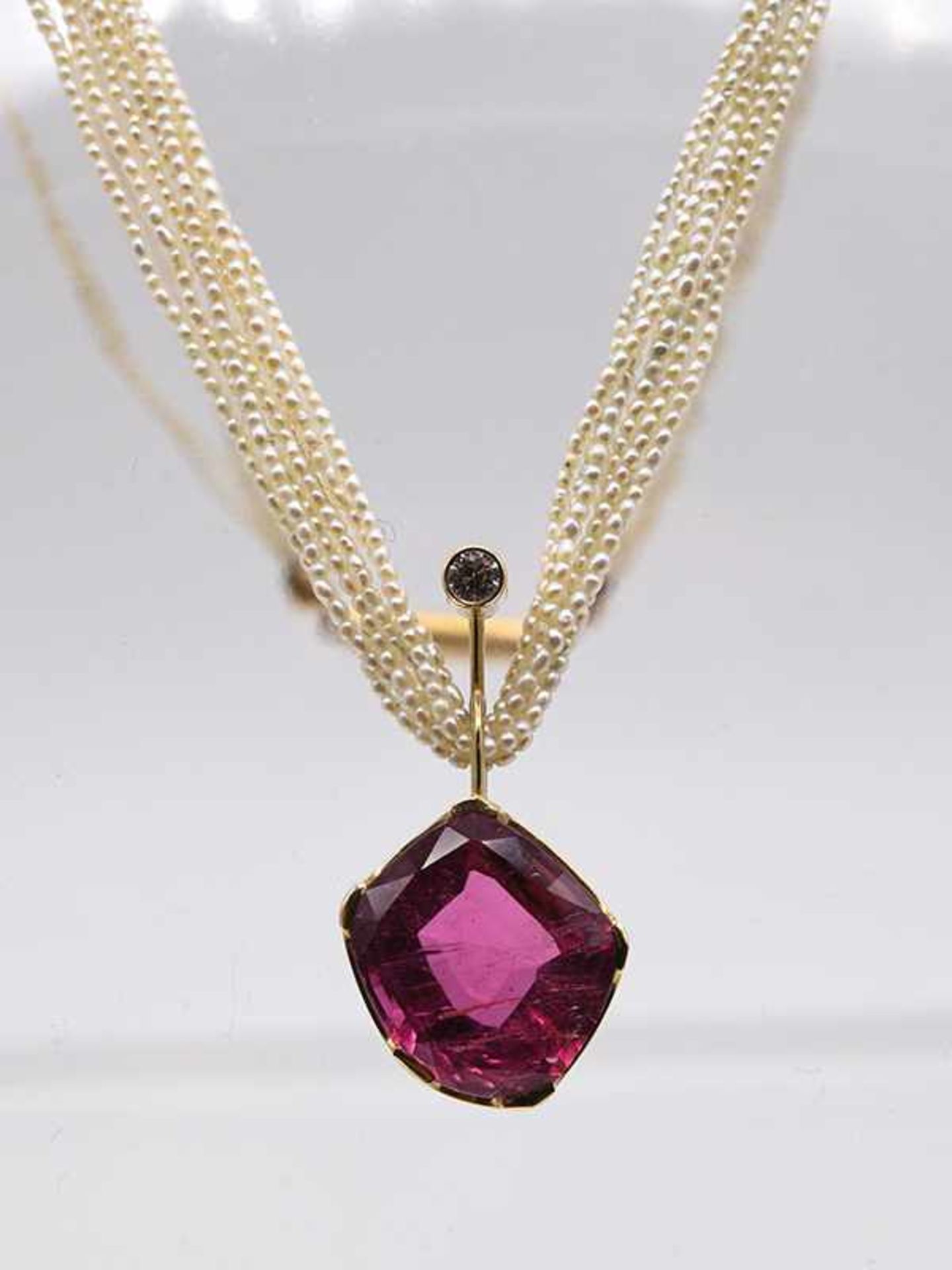 7 reihiges Collier mit Keshi-Perlen, pinkfarbenem Turmalin (Rubelith) und Brillant ca. 0,1 ct,