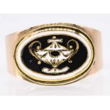 Ring (Giftring) mit Emaille, England, datiert 1803.