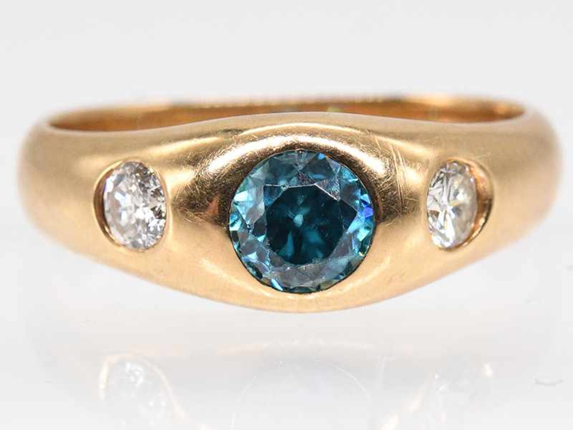 Bandring mit Edelzirkon und 2 Brillanten, zus. ca. 0,22 ct, 80-er Jahre. - Image 5 of 5