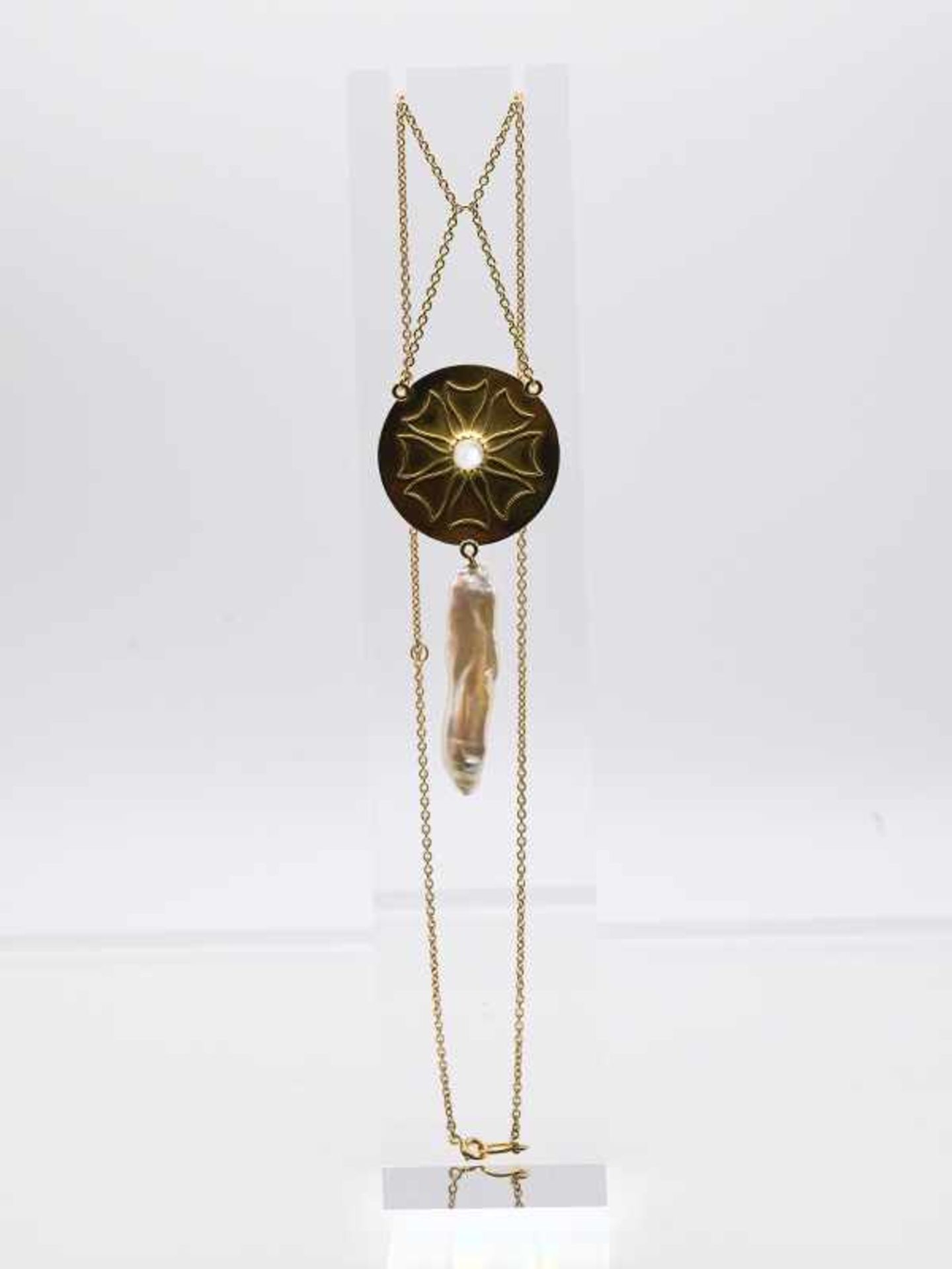 Collier mit Mondsteincabochon und Naturperle, Goldschmiedearbeit von Ingo Rieck, 21. Jh. - Image 2 of 4