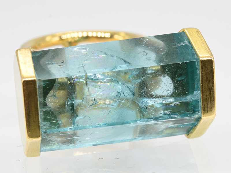 Massiver Ring mit Aquamarin, moderne Goldschmiedearbeit von Ingo Rieck, 20. Jh. - Image 5 of 5