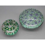 2 verschiedene Paperweights, u.a. Murano/Italien, 20. Jh.