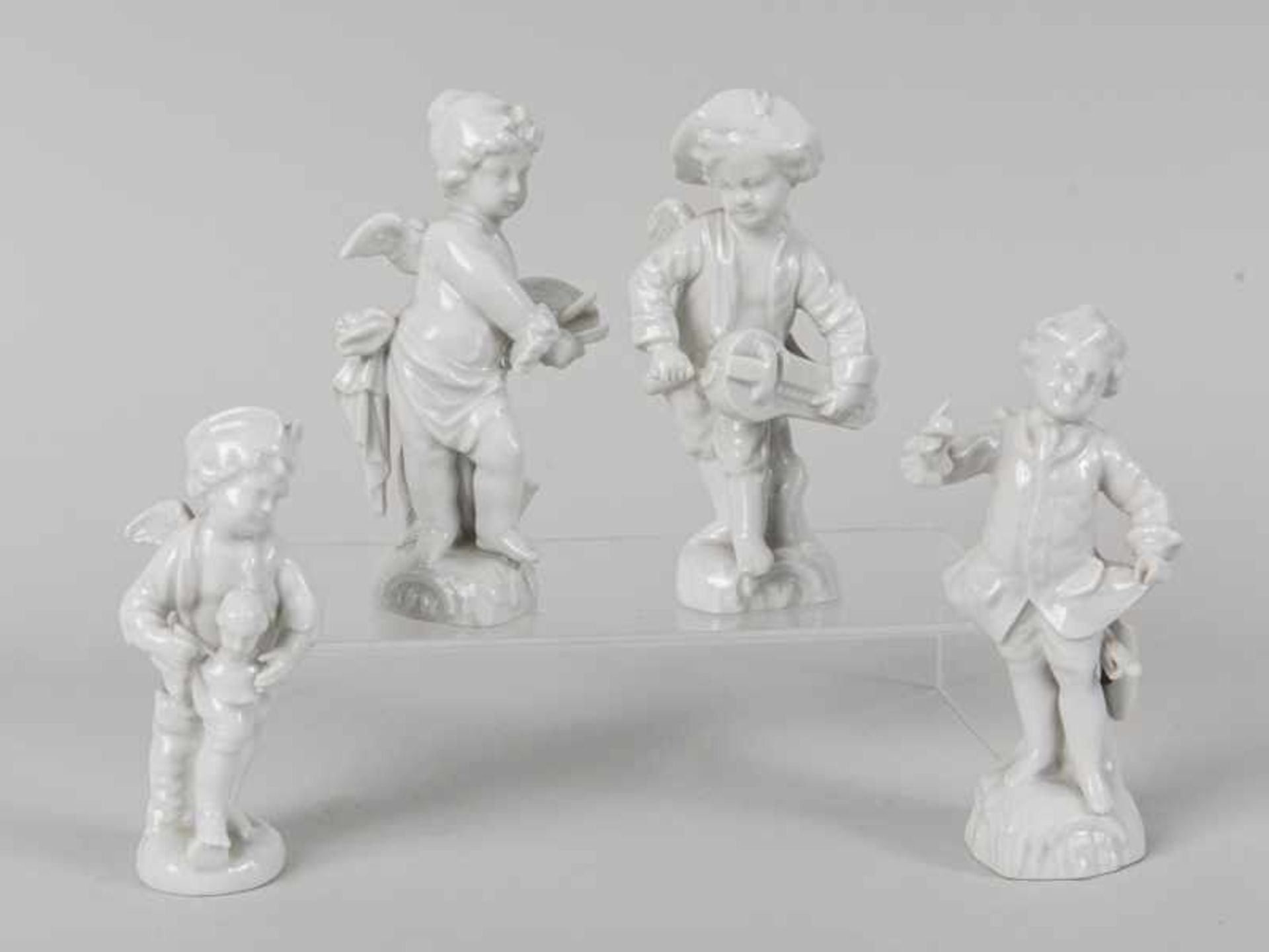 4 verschiedene Putti, KPM-Berlin, 20. Jh.