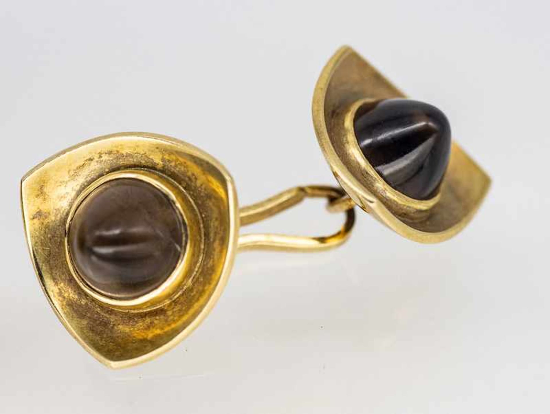 Paar Manschettenknöpfe mit Rauchquarz-Cabochons, aus der Goldschmiedewerkstatt Ulla Popp (1928- - Bild 2 aus 2