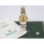 Damenarmbanduhr, Rolex Lady-Datejust mit goldenem Factory Diamant Zifferblatt mit Box und