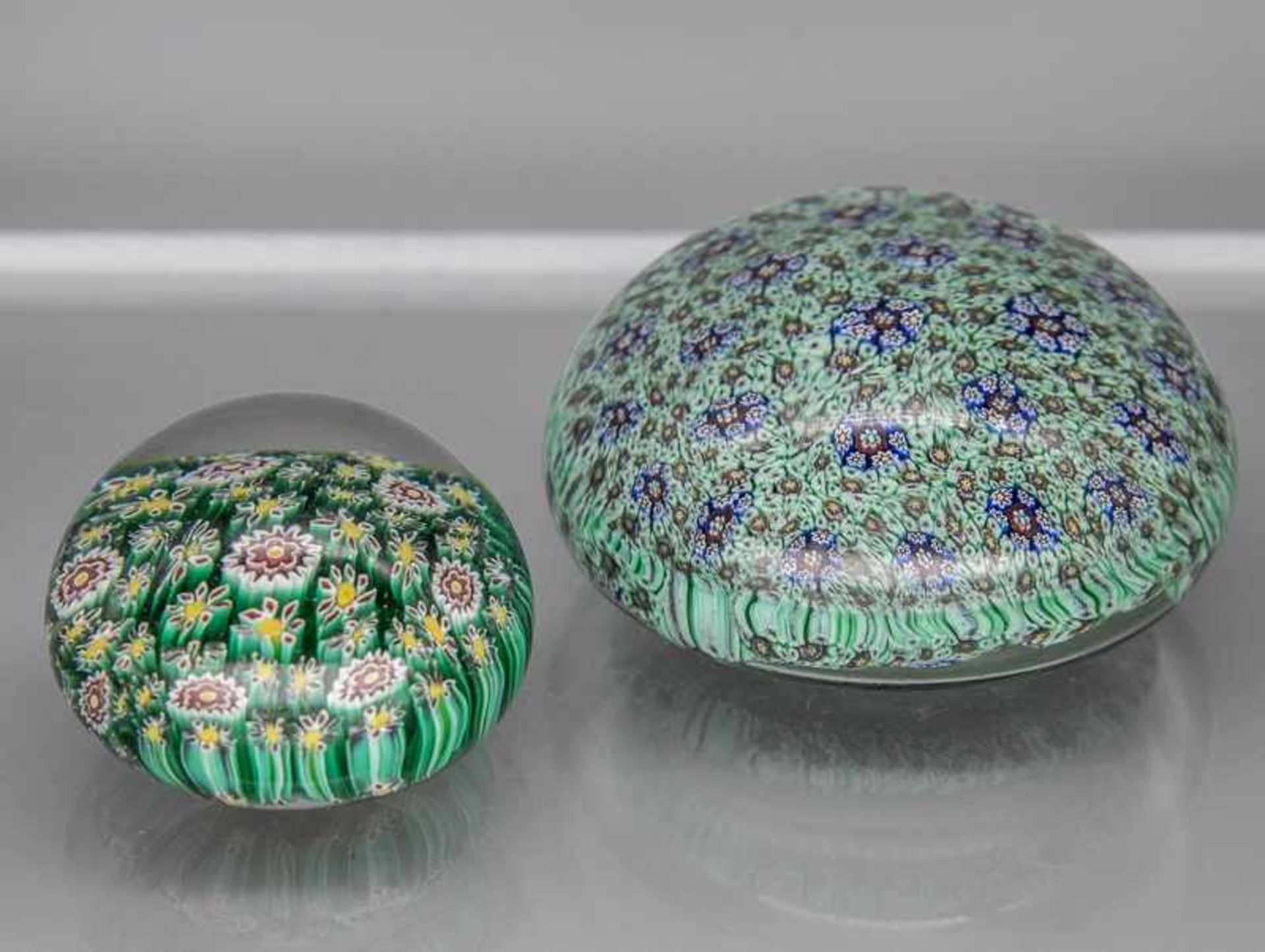 2 verschiedene Paperweights, u.a. Murano/Italien, 20. Jh. - Bild 2 aus 2