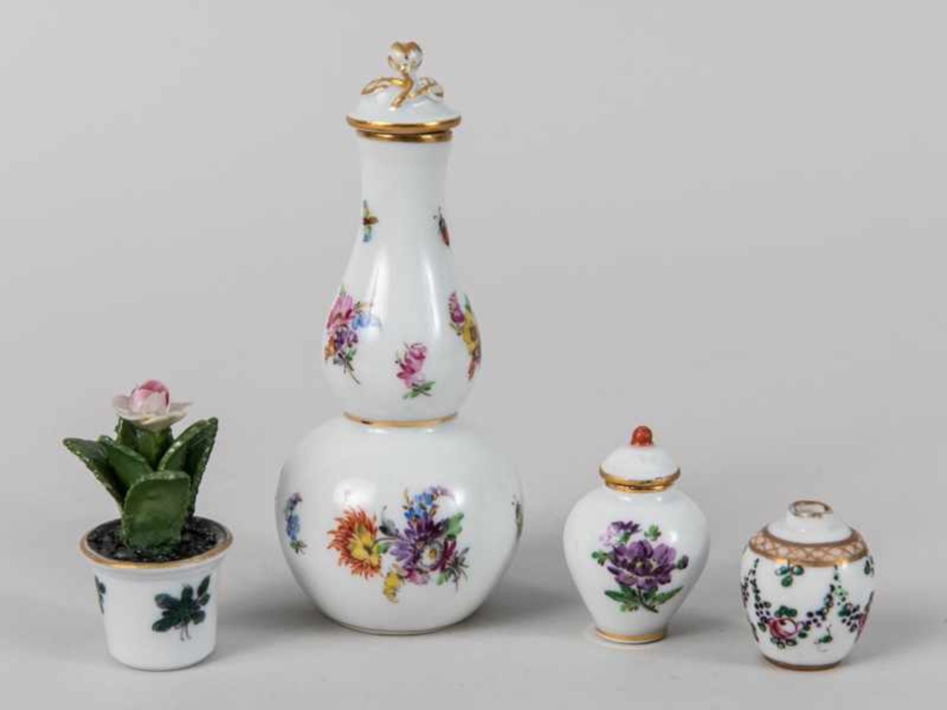 4 tlg. Miniaturen-Konvolut, u.a. Meissen, um 1900.