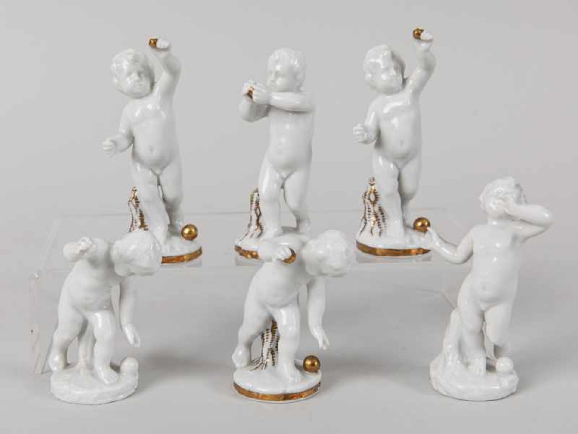 6 kleine Putti-Figuren, wohl Capodimonte (Italien), 20. Jh.