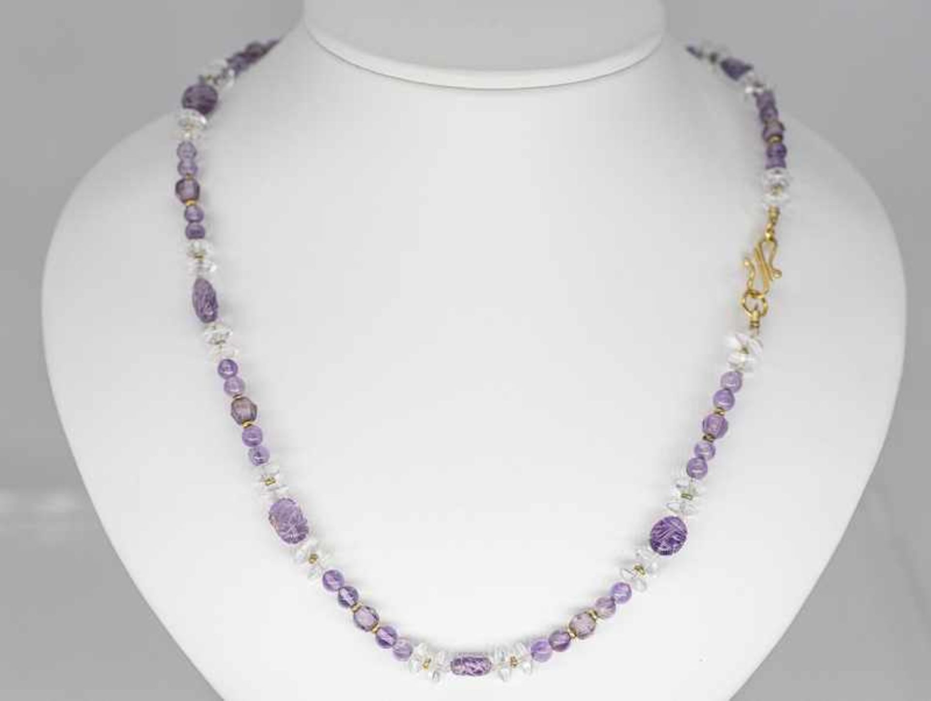 Collier mit Amethyst und Bergkristall, aus der Goldschmiedewerkstatt Ulla Popp (1928-2020), - Bild 2 aus 3