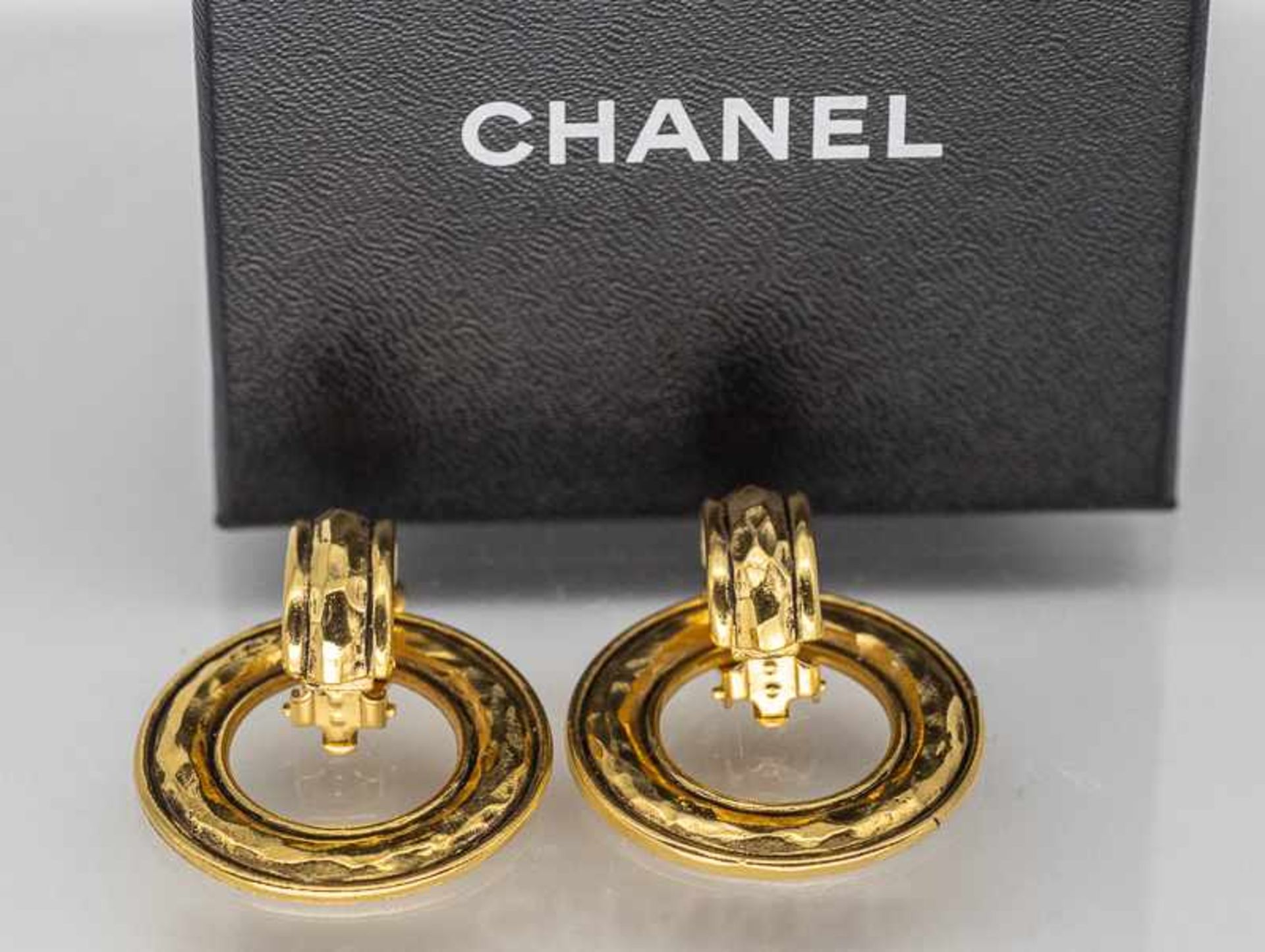 Paar Chanel-Ohrclips, Paris 80- er Jahre.