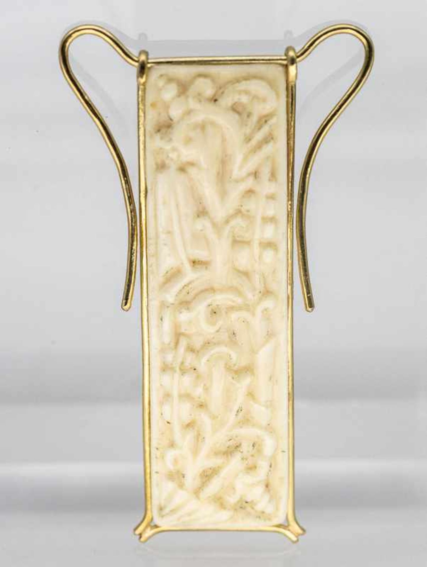 Mittelteil für ein Collier mit antiker Schnitzerei, aus der Goldschmiedewerkstatt Ulla Popp (1928-