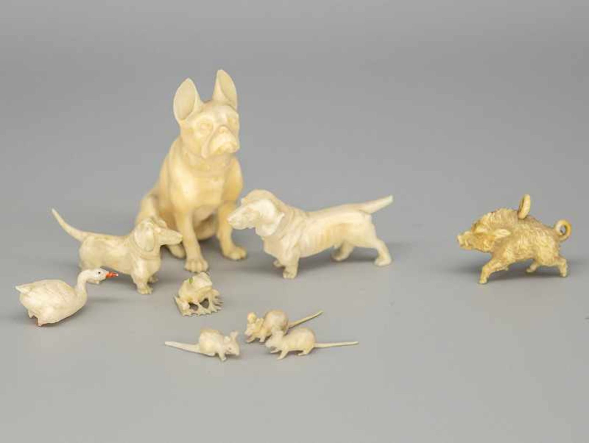 9 Miniatur-Tierfiguren, um 1900.