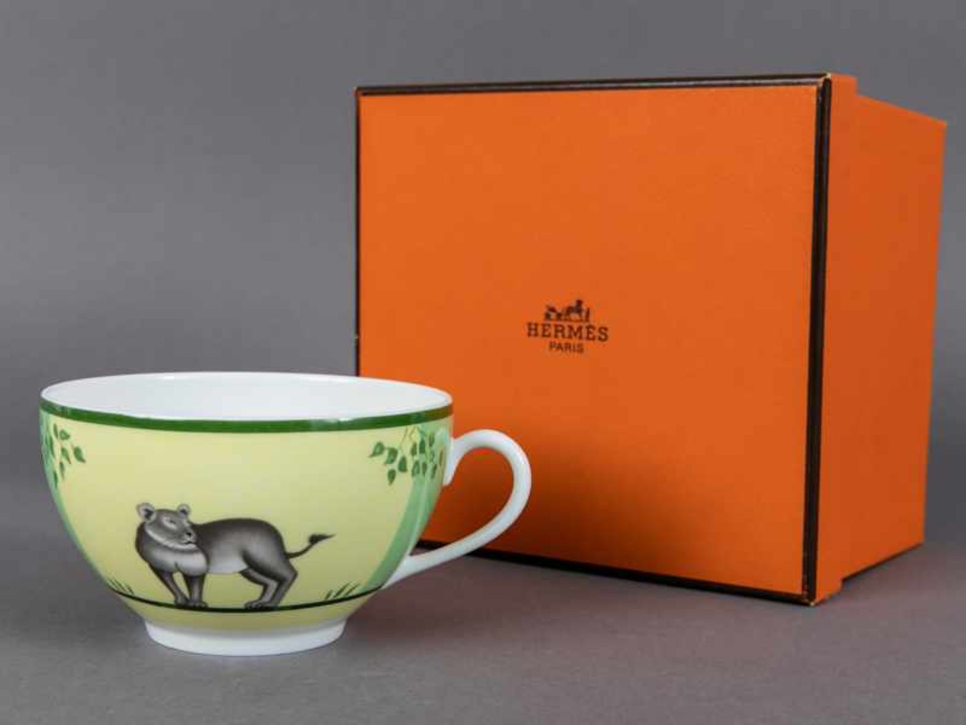 Große Kaffeetasse/Frühstückstasse "Africa", Hermès/Paris, 20. Jahrhundert. Große Kaffeetasse/