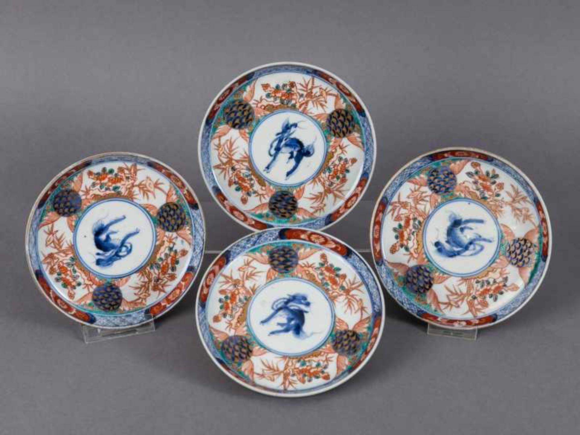 4 Teller mit Imari-Dekor, Arita/Japan, Fuki Choshun-Marke, wohl Meiji-Zeit (1828 - 1905). 4 Teller