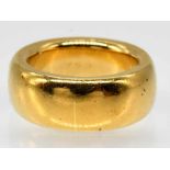 Breiter, massiver Ring, Goldschmiedearbeit, 21. Jh. Breiter, massiver Ring, Goldschmiedearbeit, 21.