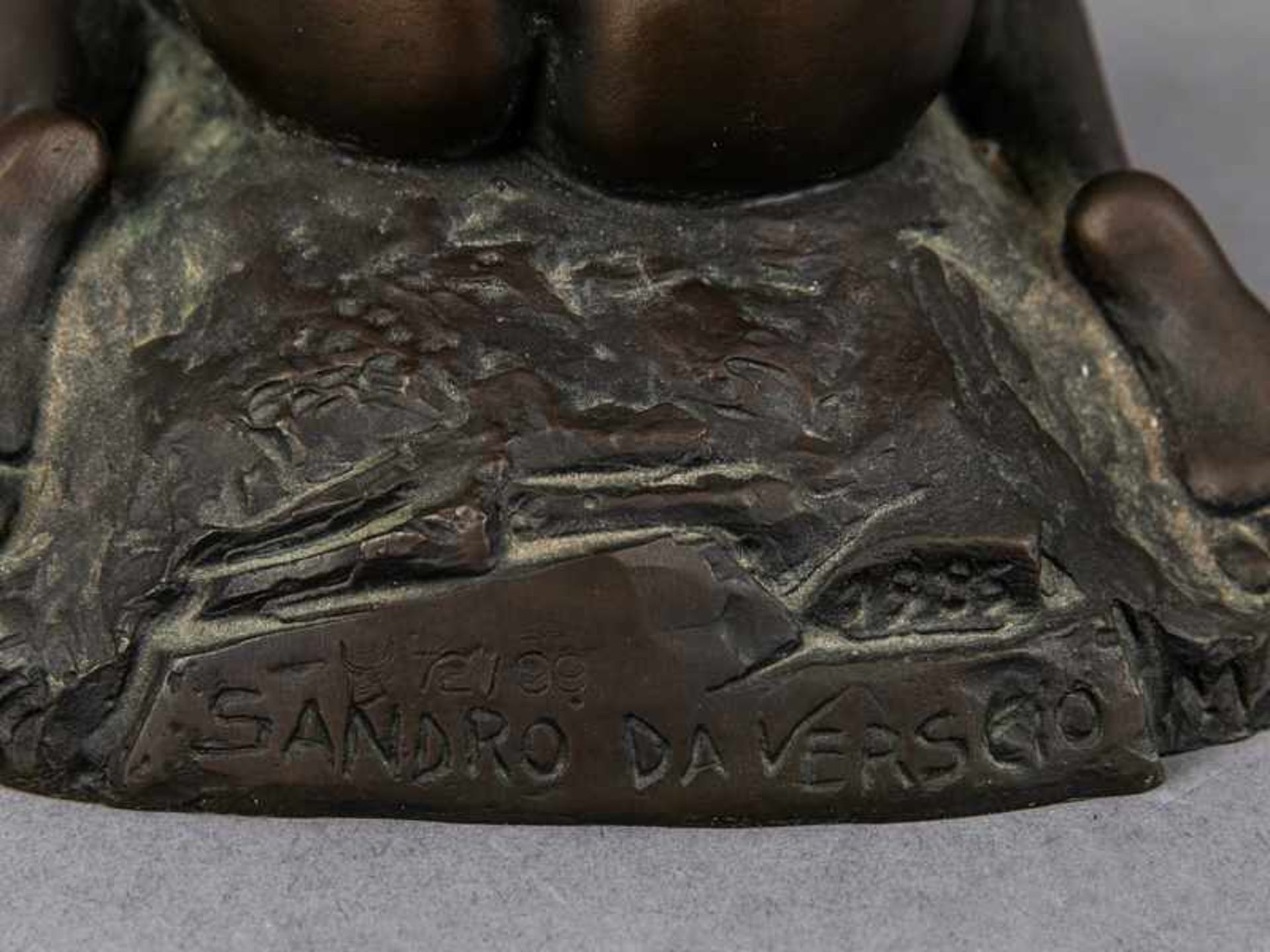 da Verscio, Sandro (* 1941). da Verscio, Sandro (* 1941). Bronzeplastik "Weiblicher Akt", 1995; auf - Bild 4 aus 7