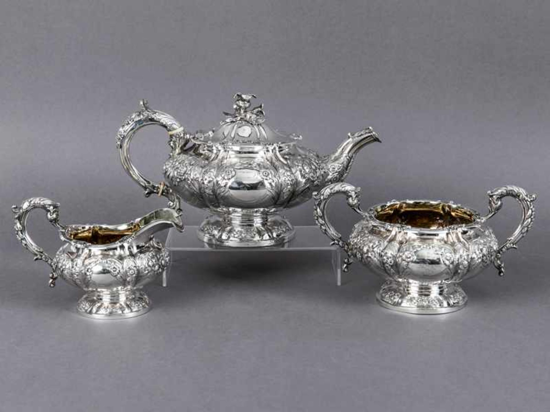 3-tlg. Tee-Set (George IV), London, 1828. 3-tlg. Tee-Set (George IV), London, 1828. 925/-Silber, - Bild 8 aus 8
