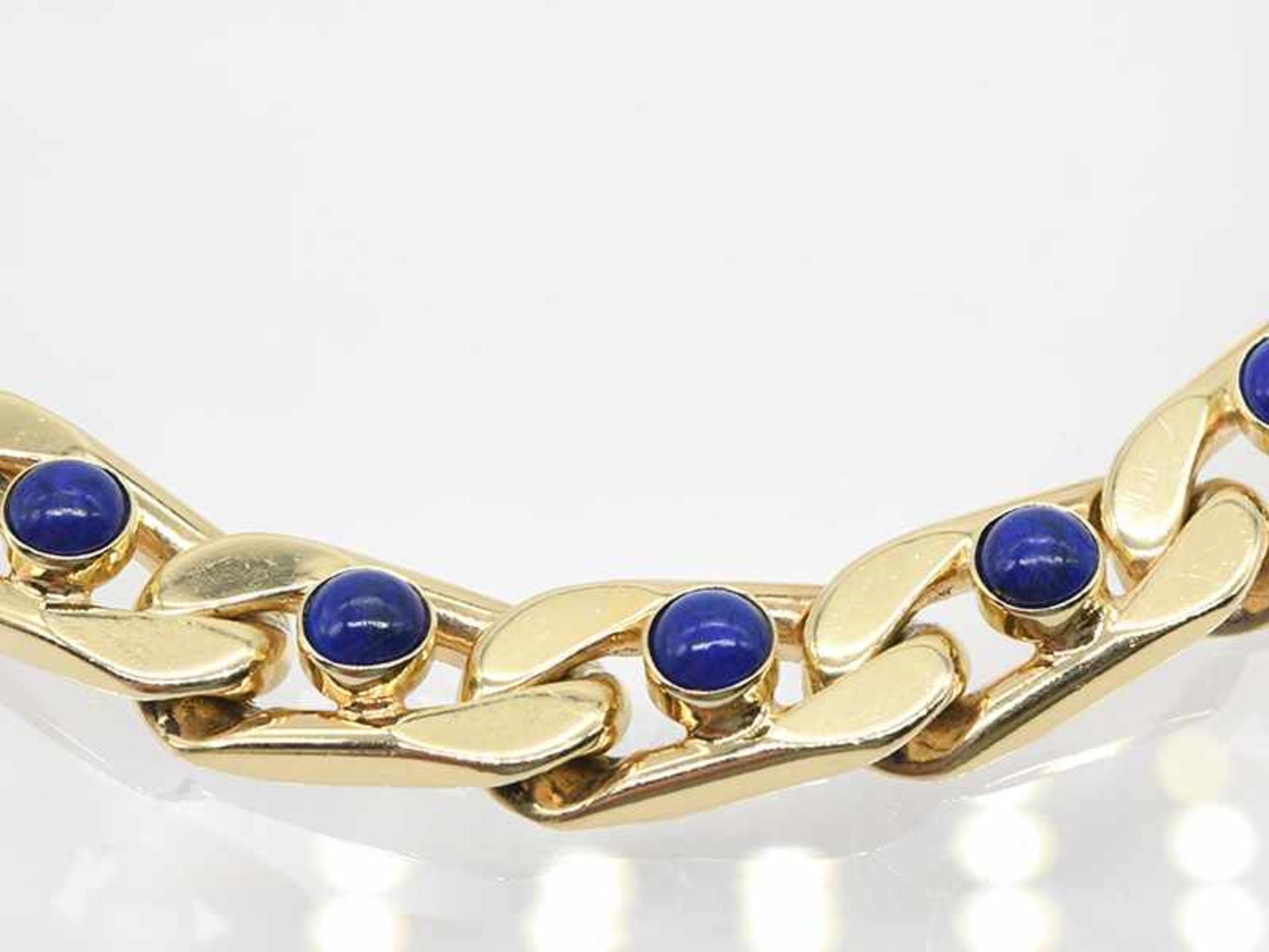 Massives Armband mit 15 Lapislazuli-Cabochons, 80-er Jahre. Massives Armband mit 15 Lapislazuli-