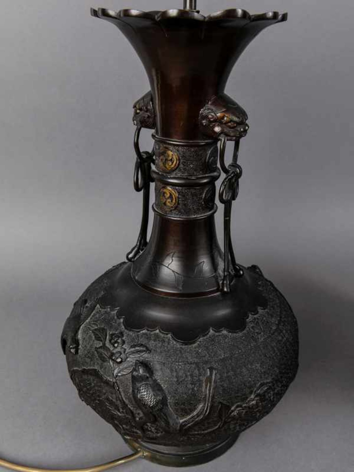 Paar Vasen-Tischlampen, Japan, Meiji-Periode (um 1900). Paar Vasen-Tischlampen, Japan, Meiji- - Bild 5 aus 6