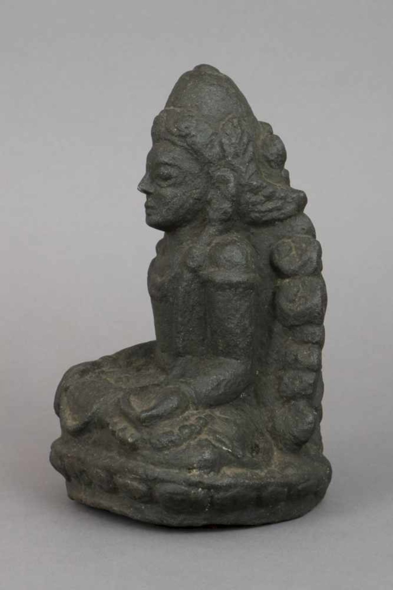 Südost-Asiatische Steinfigur eines Bodhisattva< - Bild 3 aus 4