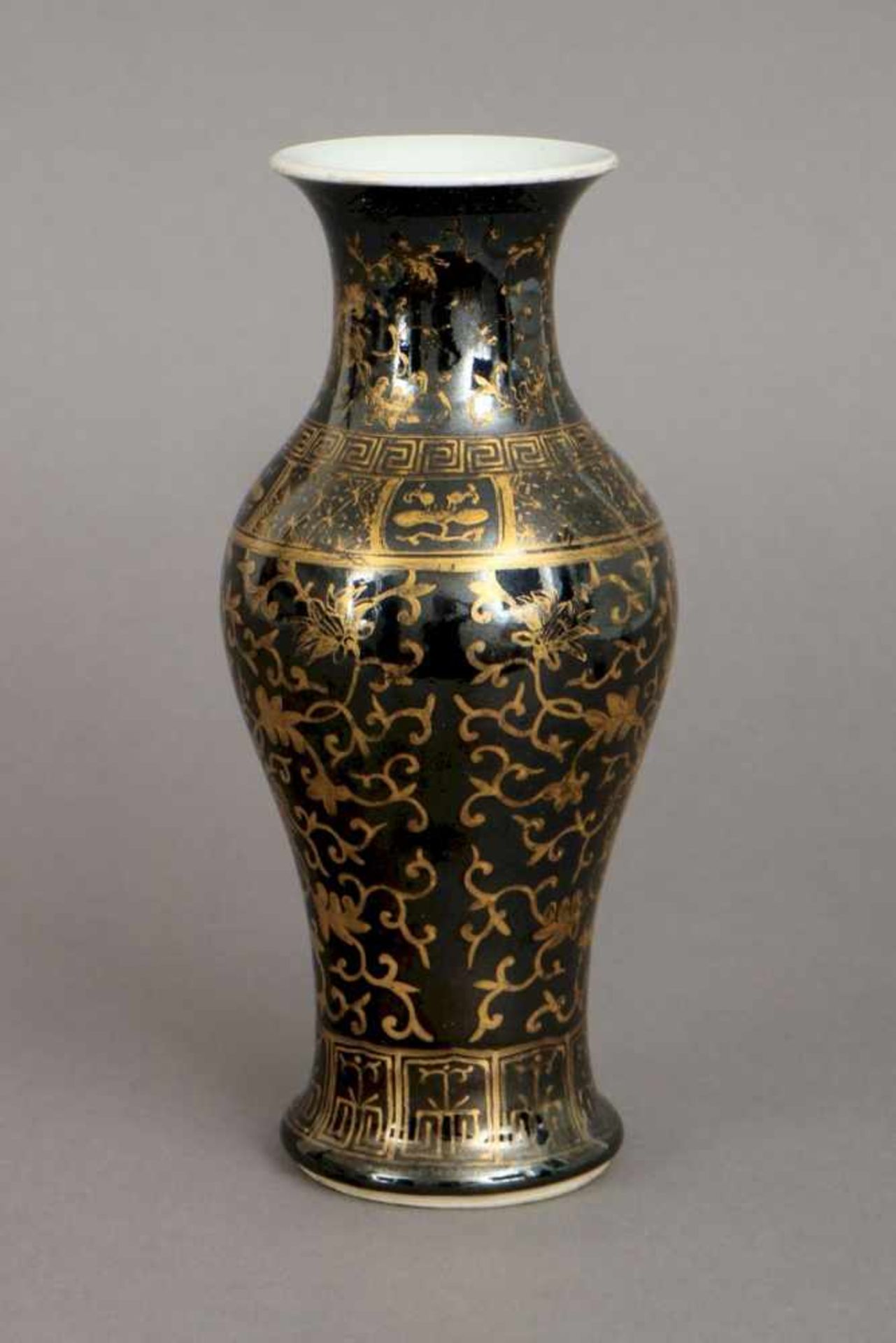 Chinesische Mirror-black Vase - Bild 2 aus 3