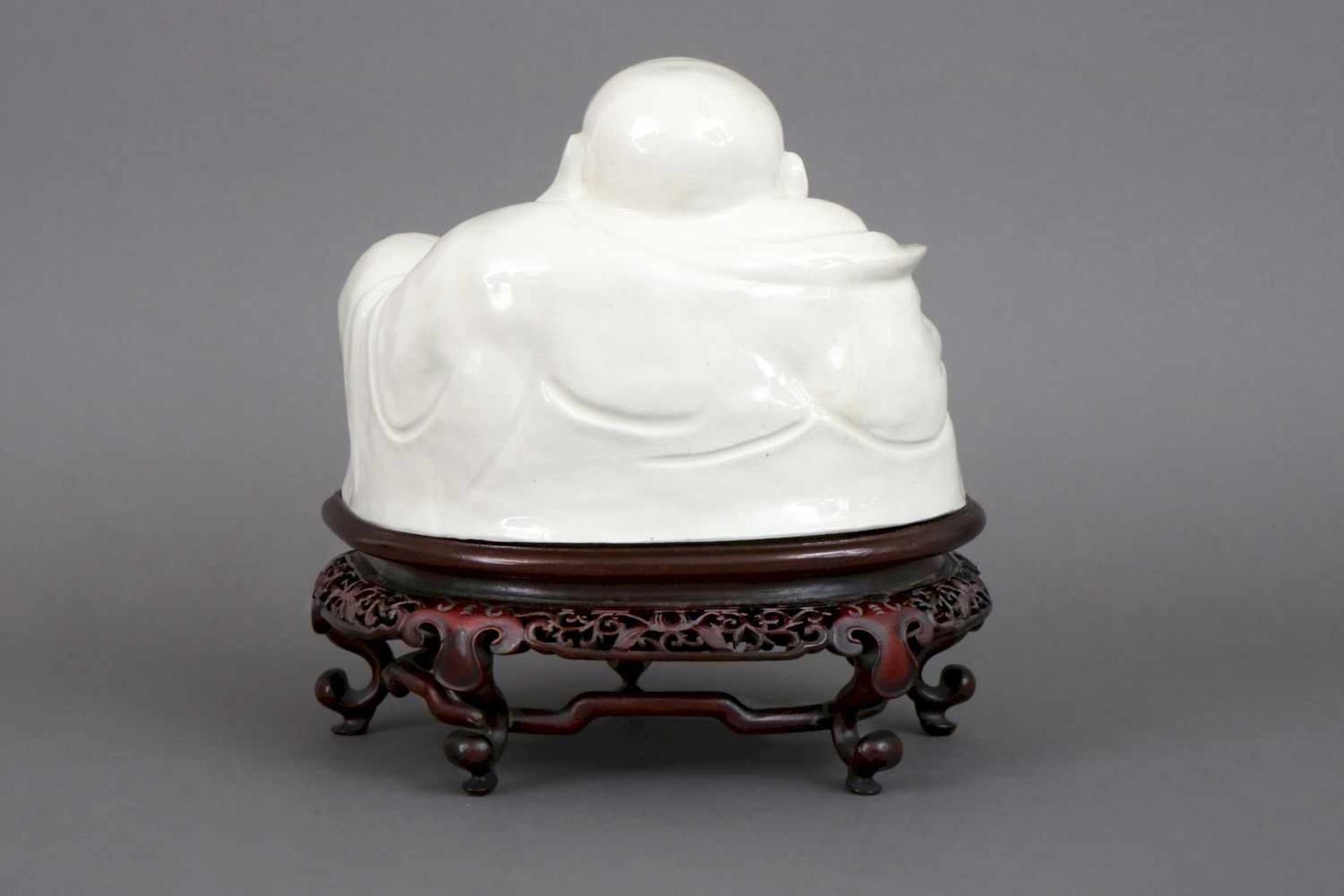 Chinesische blanc-de-Chine Buddhafigur - Image 2 of 2