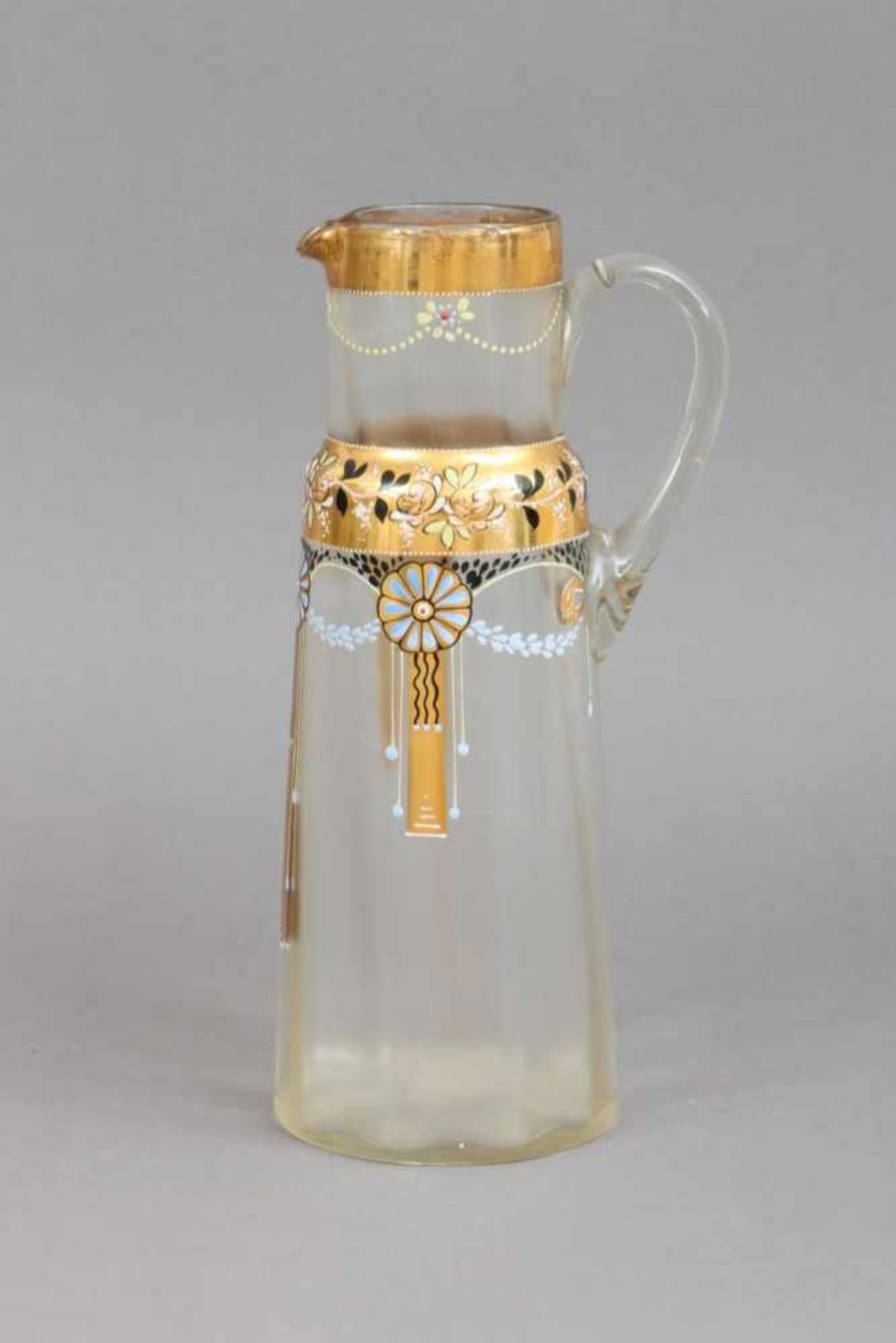 Glaskrug der Jahrhundertwendekegelförmiger, konischer Korpus mit Ohrengriff, farbloses Glas,