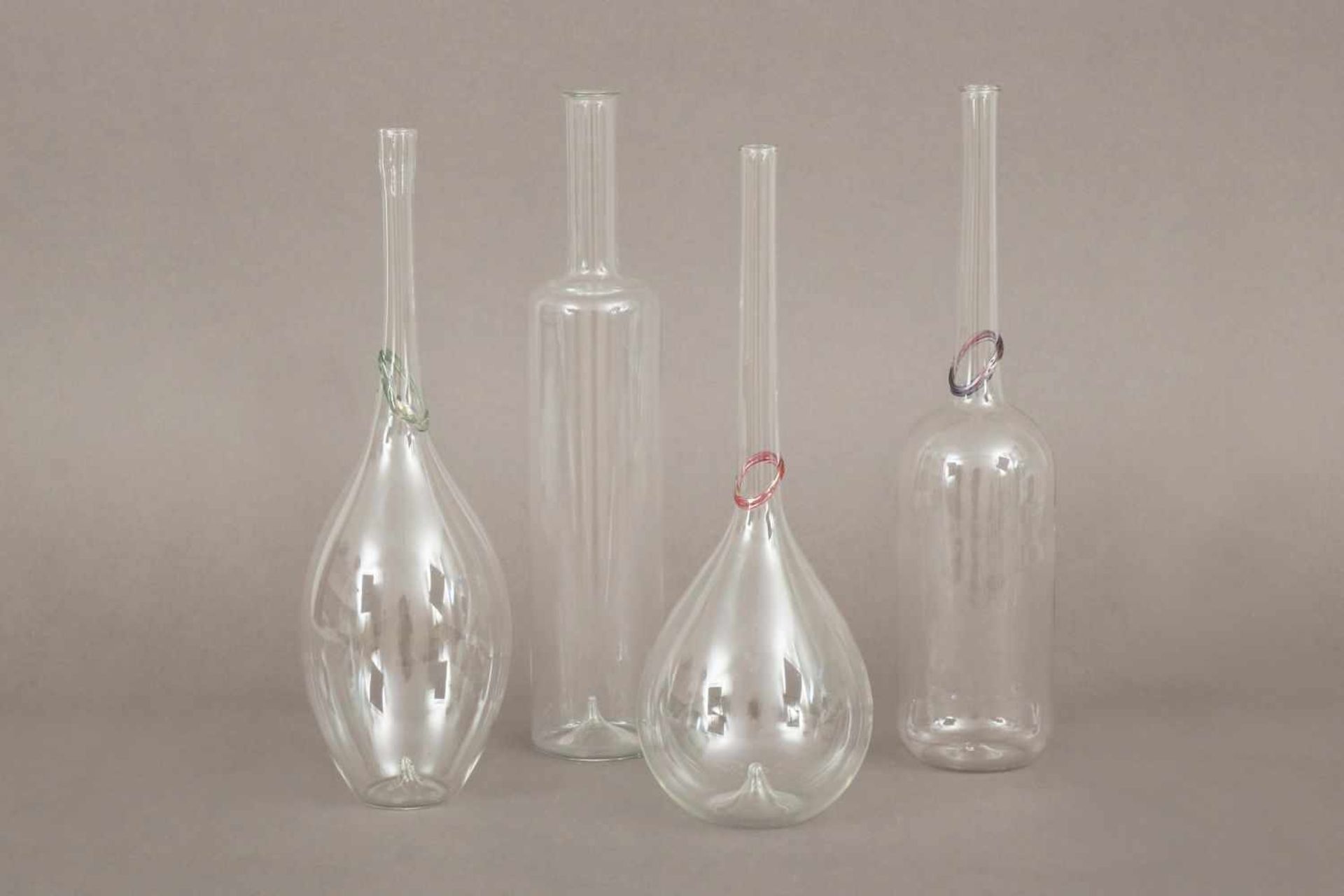 BOREK SIPEK (1949-2016)4 Glasflaschen/Karaffen, farbloses Glas, teilweise mit farbigen