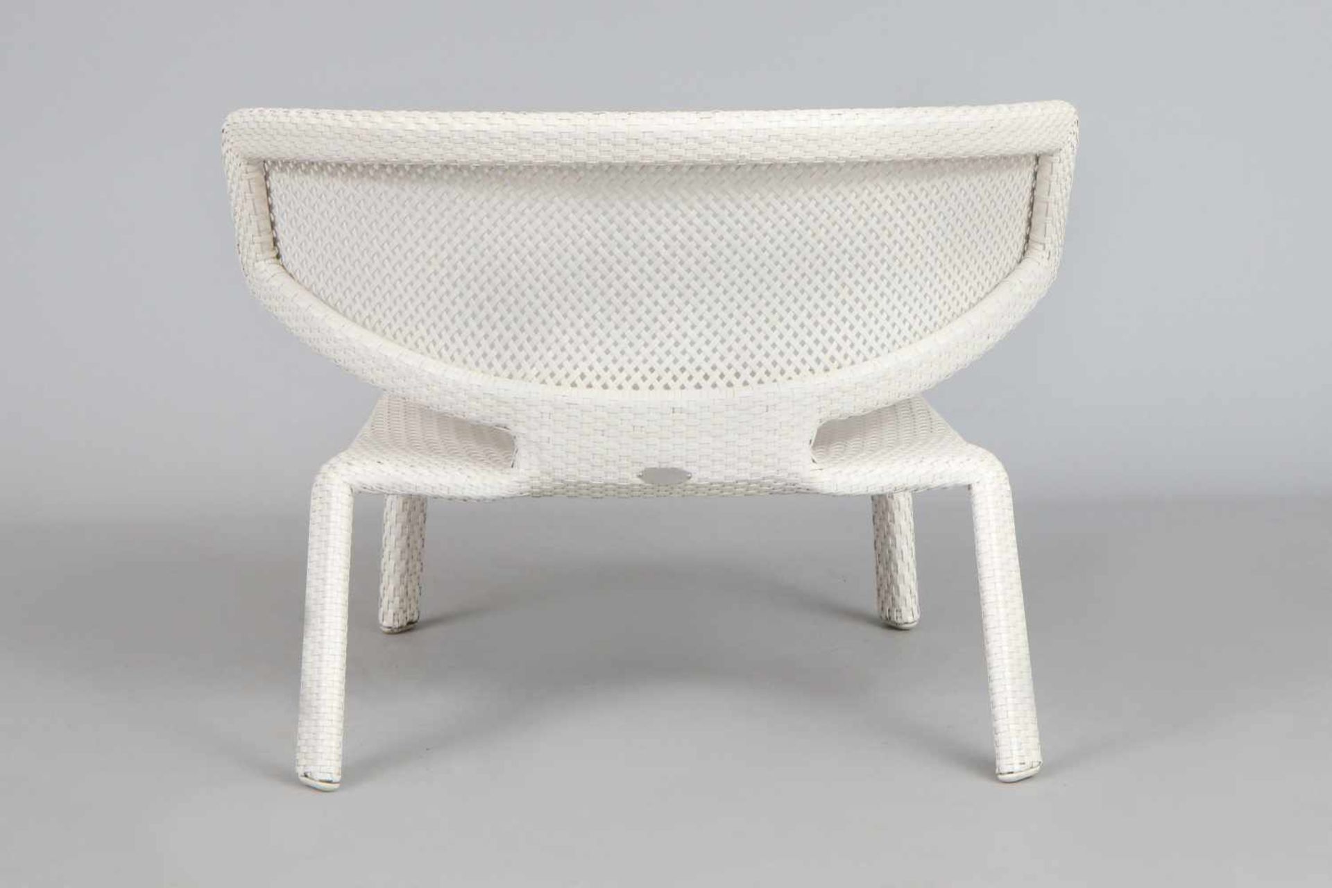 DEDON ¨Seashell¨ Armlehnsessel (ohne Sitzkissen)Entwurf Jean-Marie Massaud, weißes Hularo-Kunst - Bild 2 aus 3