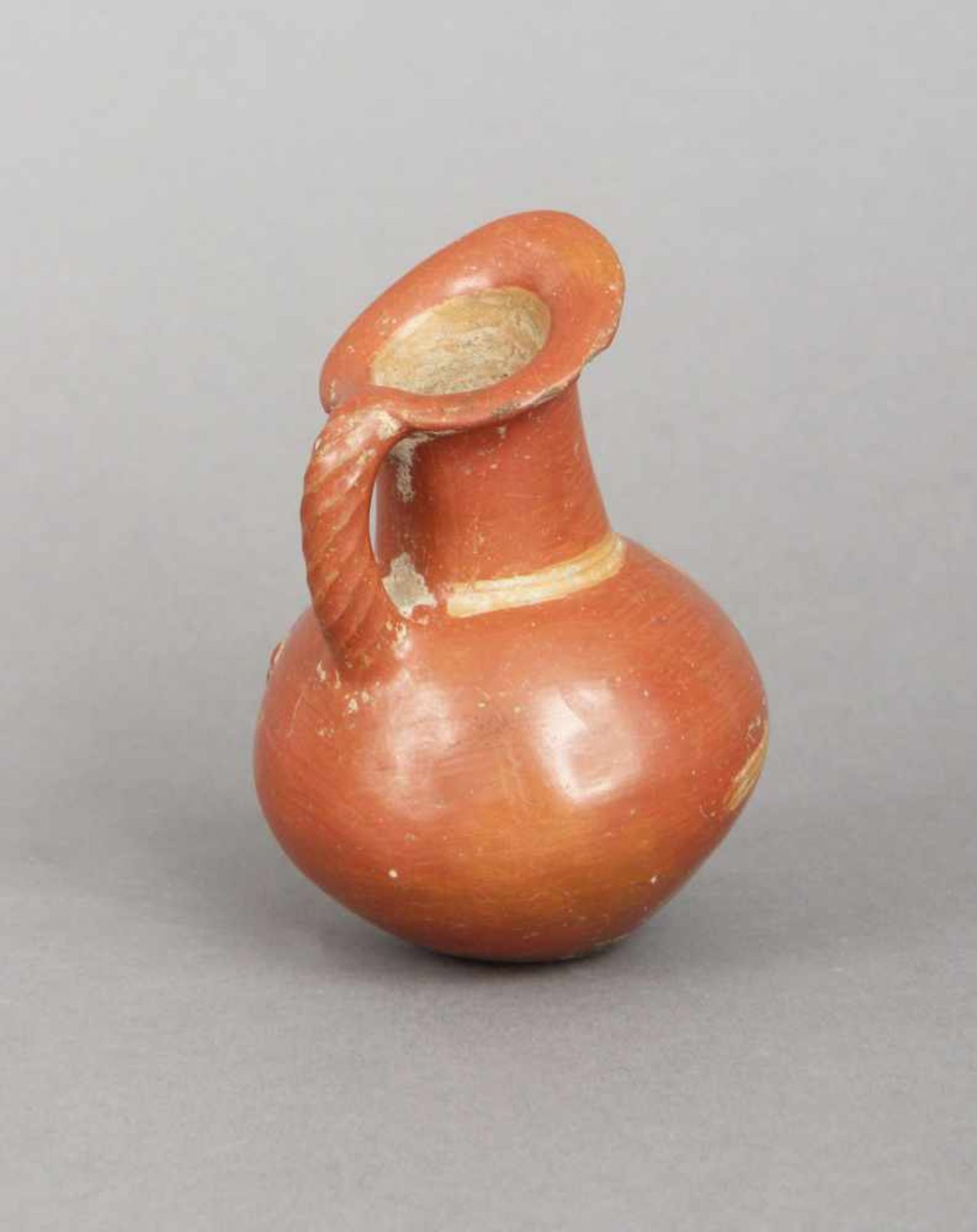 Antikes Öl-/SalbenkännchenSteinzeug, braun glasiert, bauchiges Henkelgefäß mit breitem Ausguss - Bild 2 aus 3