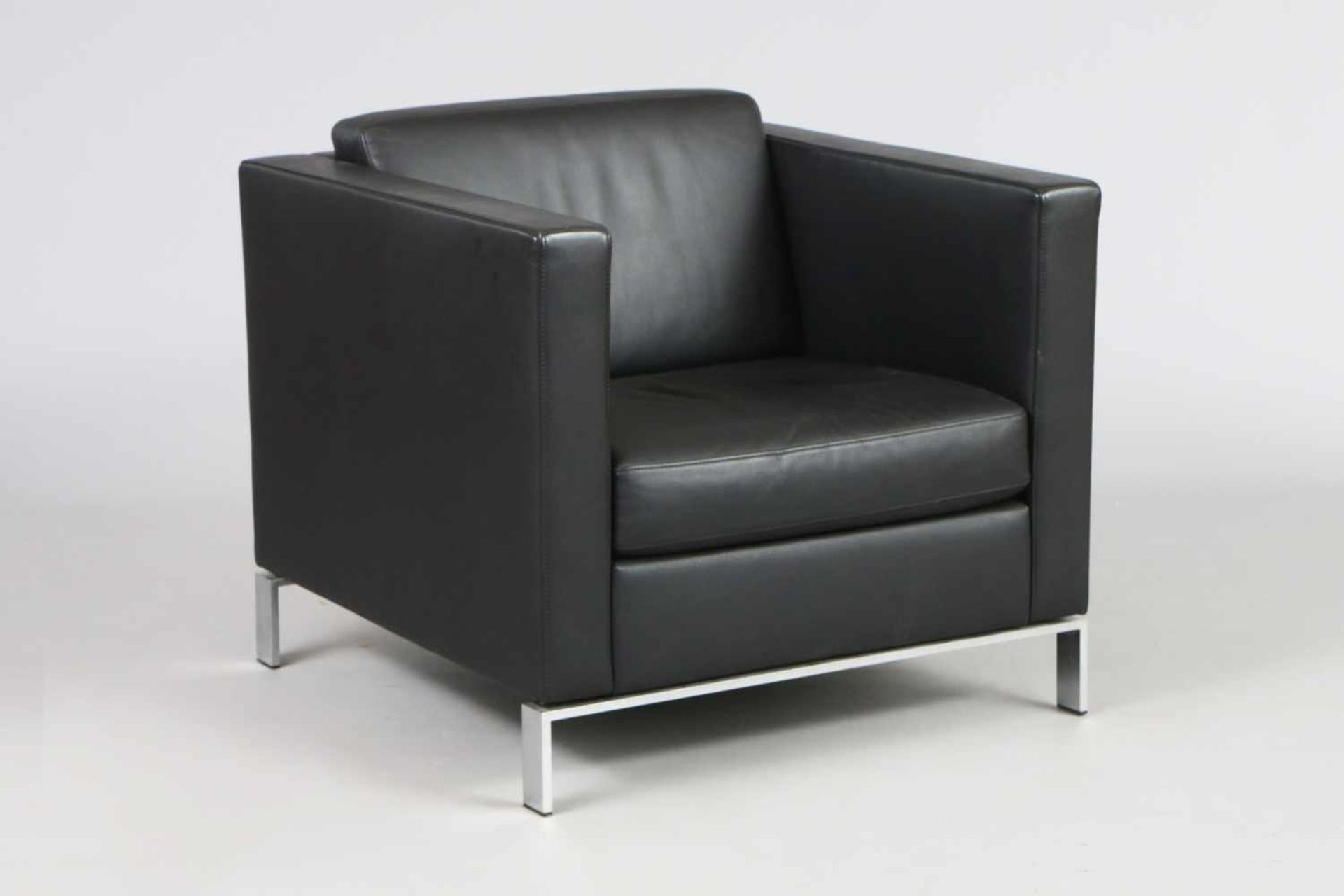 WALTER KNOLL Ledersessel ¨Foster¨ (Club Chair)schwarz beledert, eckige Form mit losen Sitz- und
