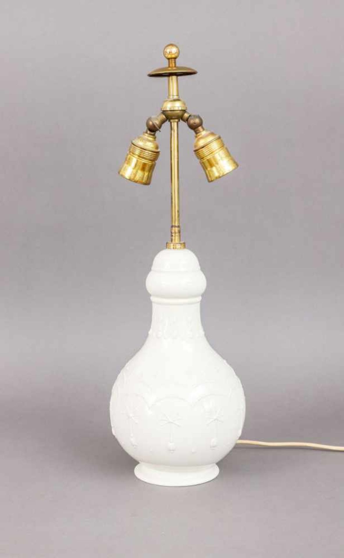 Tischlampe mit Porzellan-Fuß der SCHWARZBURGER WERKSTÄTTENum 1910, flaschenförmiger, bauchiger