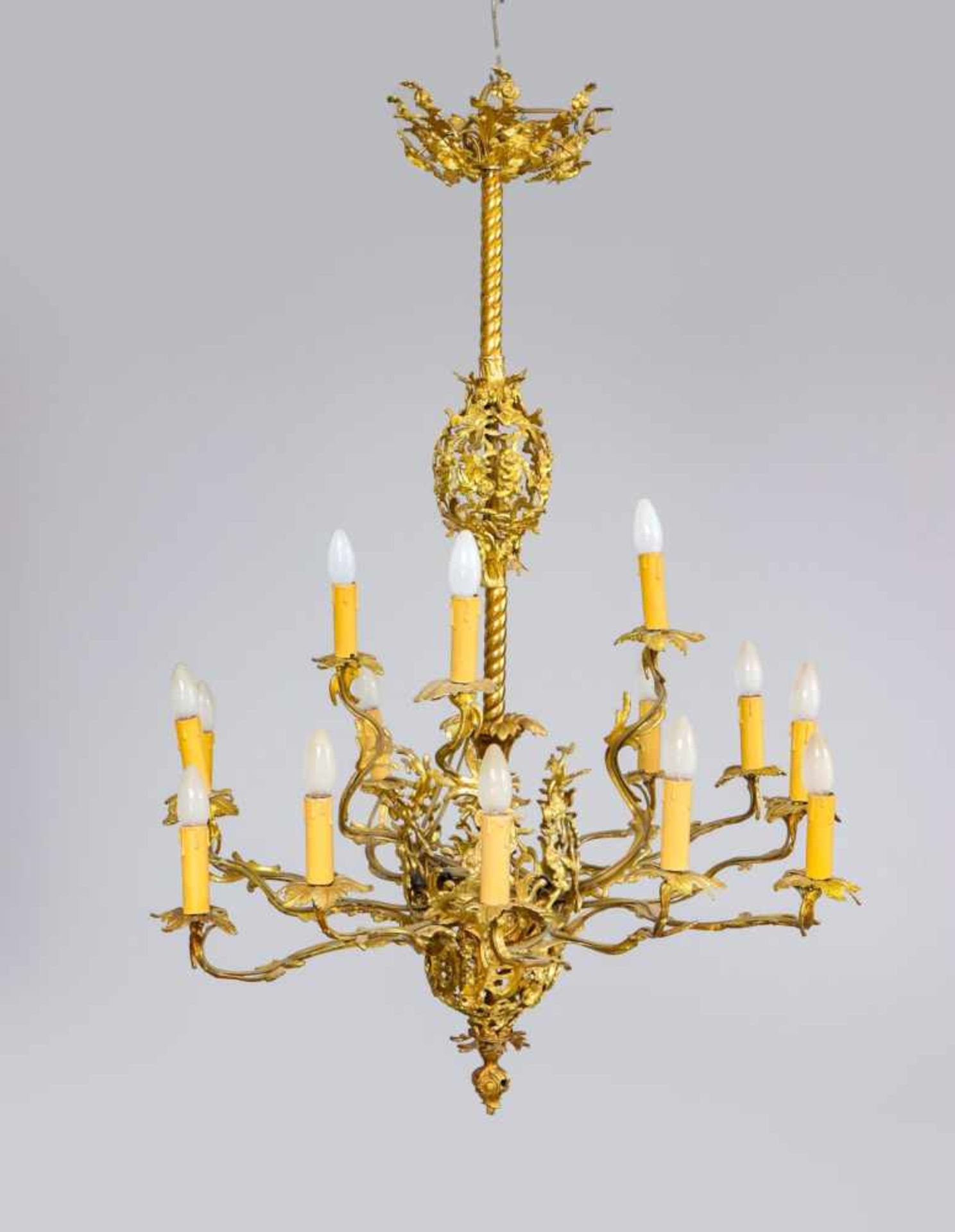 Französische Deckenkrone des 19. JahrhundertsBronze, vergoldet, 15-flammig, Formensprache des