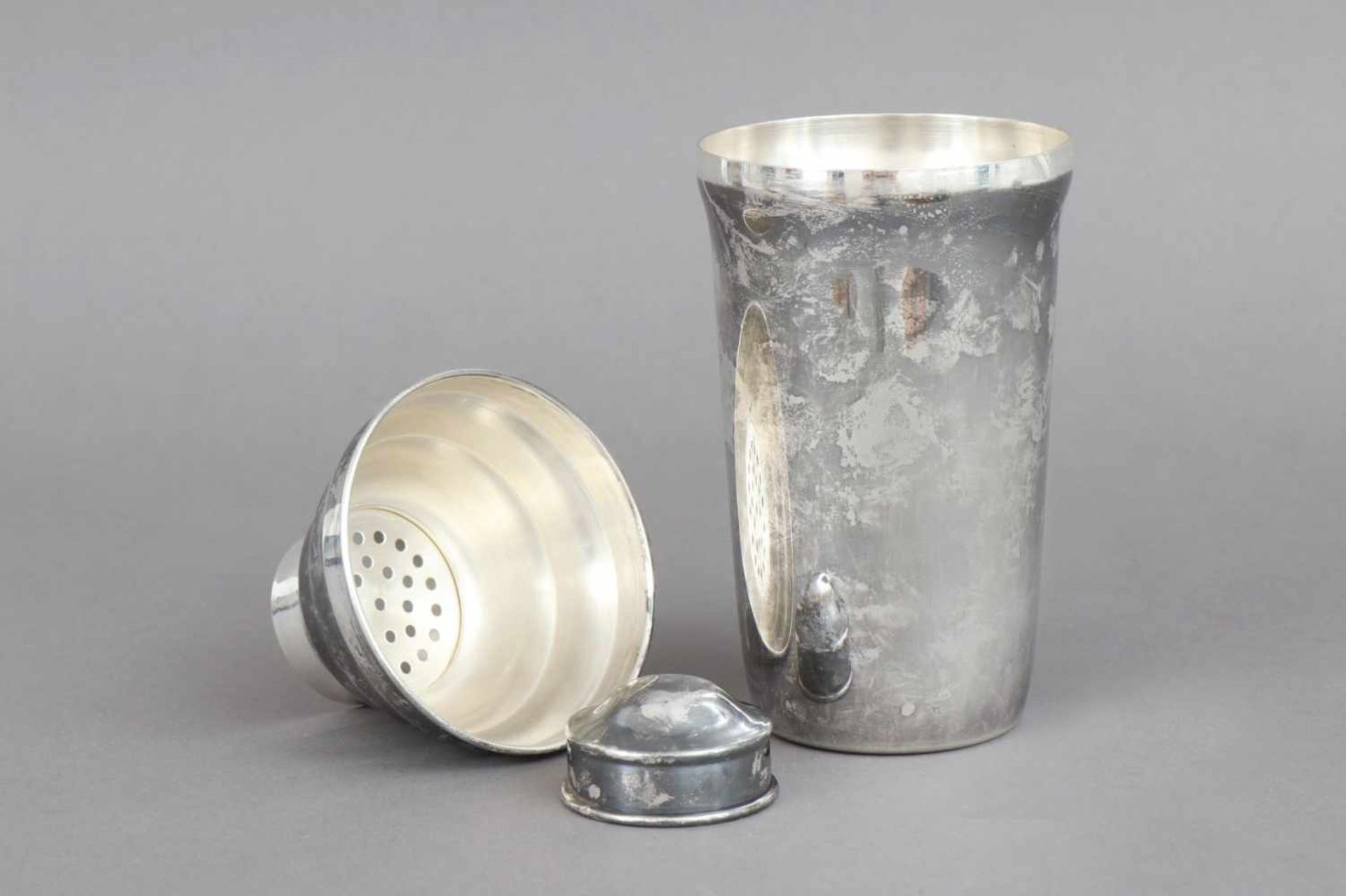 Cocktail Shaker im Stile des Art Decoversilbertes Metall, ungemarkt, H ca. 21cm - Bild 2 aus 2