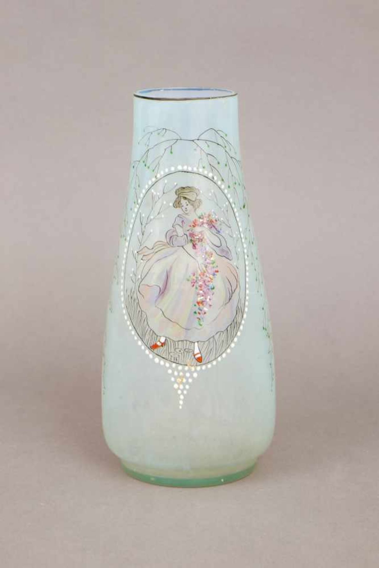 Jugendstil Glasvasemilchiges Glas, wohl Böhmen, um 1920, Keulenform, schauseitig Emailledekor