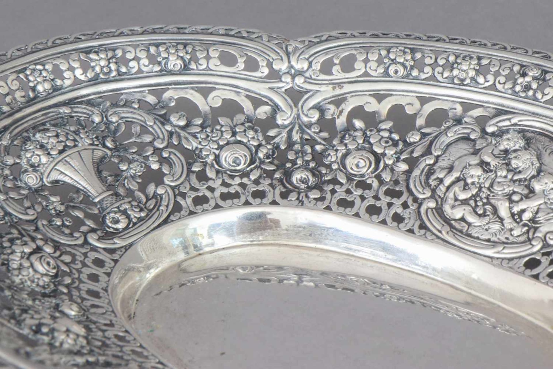 Silber Anbietschale800er Silber, wohl Italien, um 1960, oval-passige Form, Wandung mit - Bild 2 aus 2