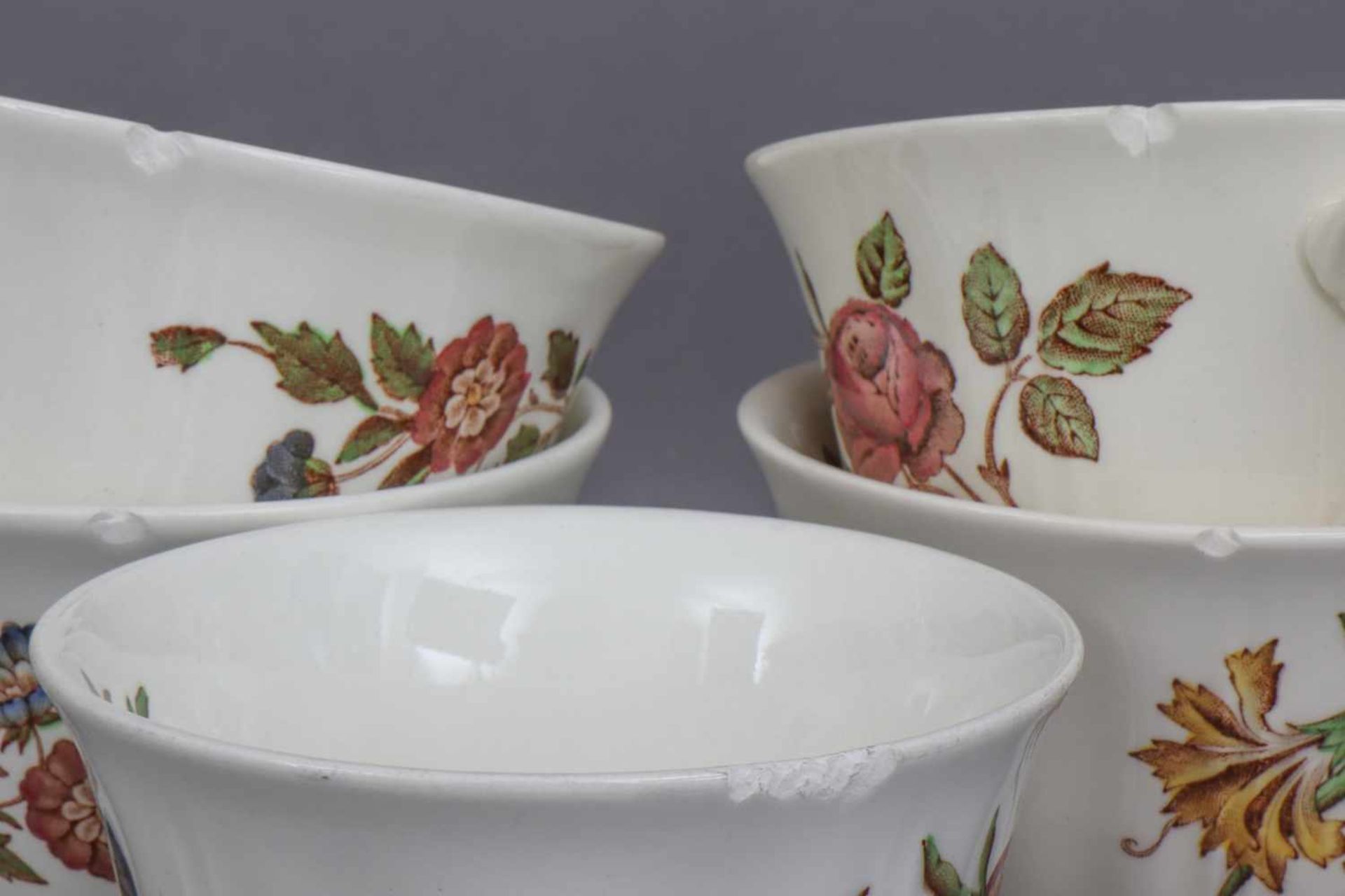 WEDGWOOD FrühstücksserviceMitte 20. Jhdt., sog. ¨Queens Ware¨, polychromer Blumen-Dekor ¨Queens - Bild 3 aus 5