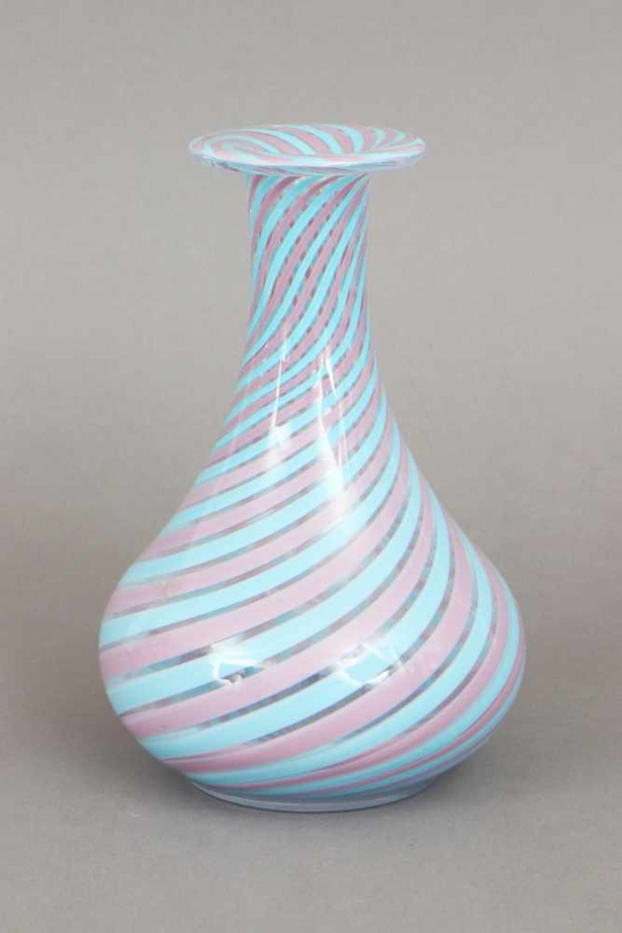 Glasvase im Stile Veninitropfenförmiger Korpus mit weit ausgestellter Mündung, türkis-rosa