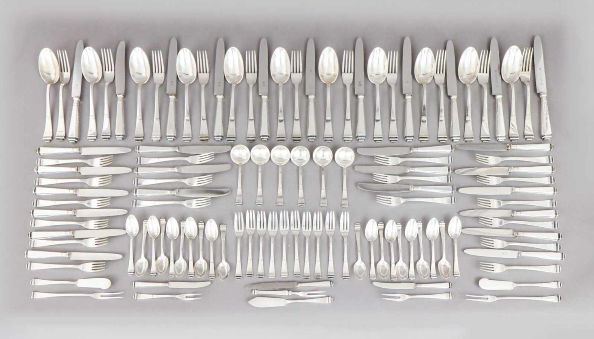 Umfangreiches Wilkens Speisebesteck im Stile des Art DecoAusführung in 800er Silber, bestehend aus